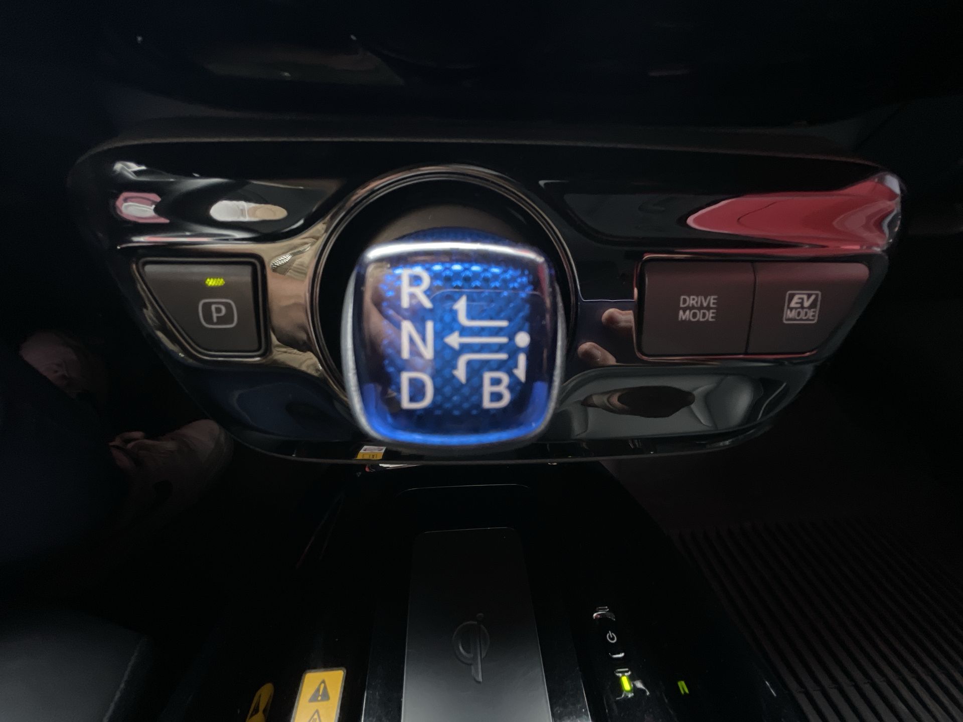 2022 Toyota PRIUS BASE PREMIUM