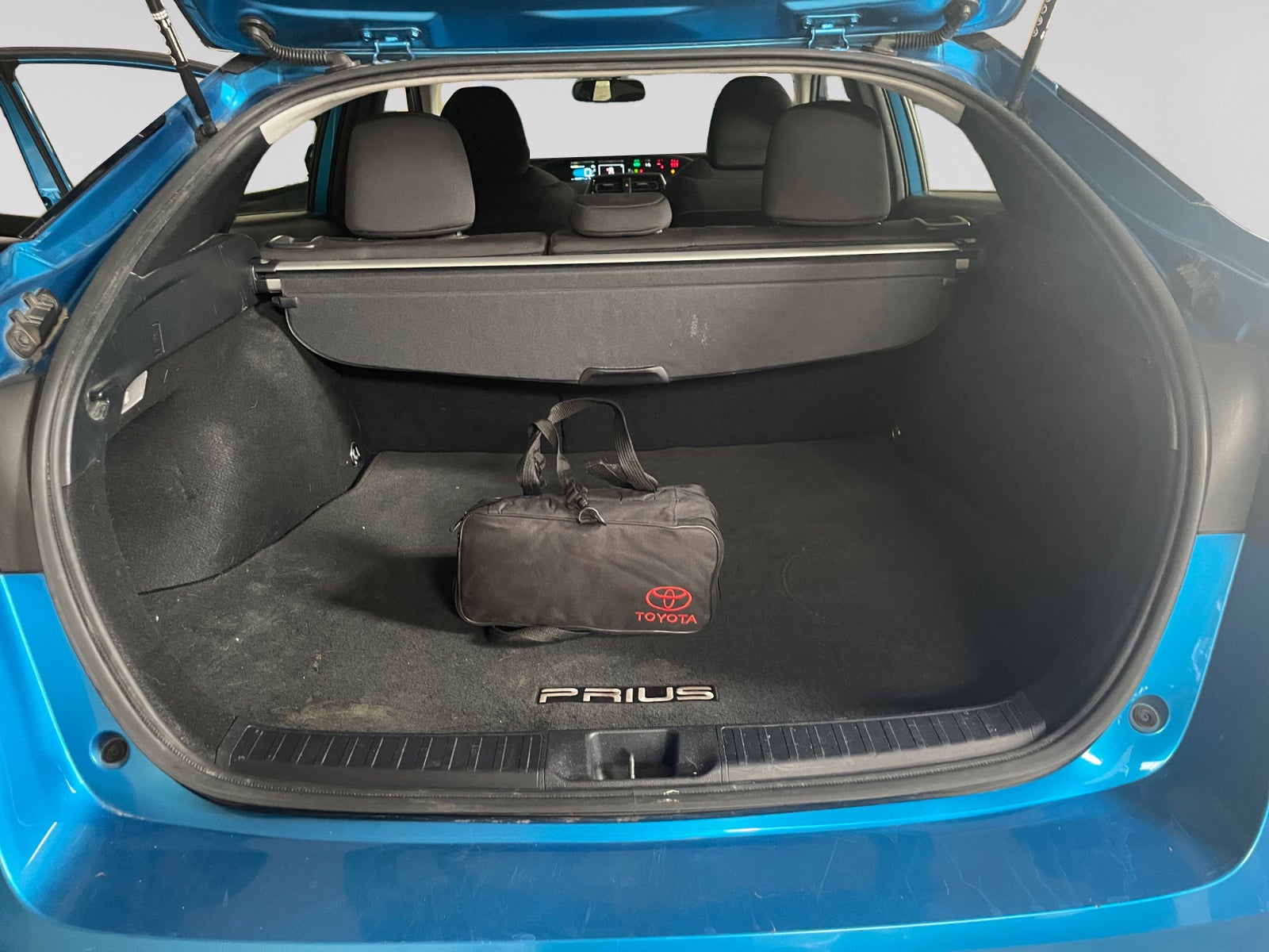 2021 Toyota PRIUS BASE