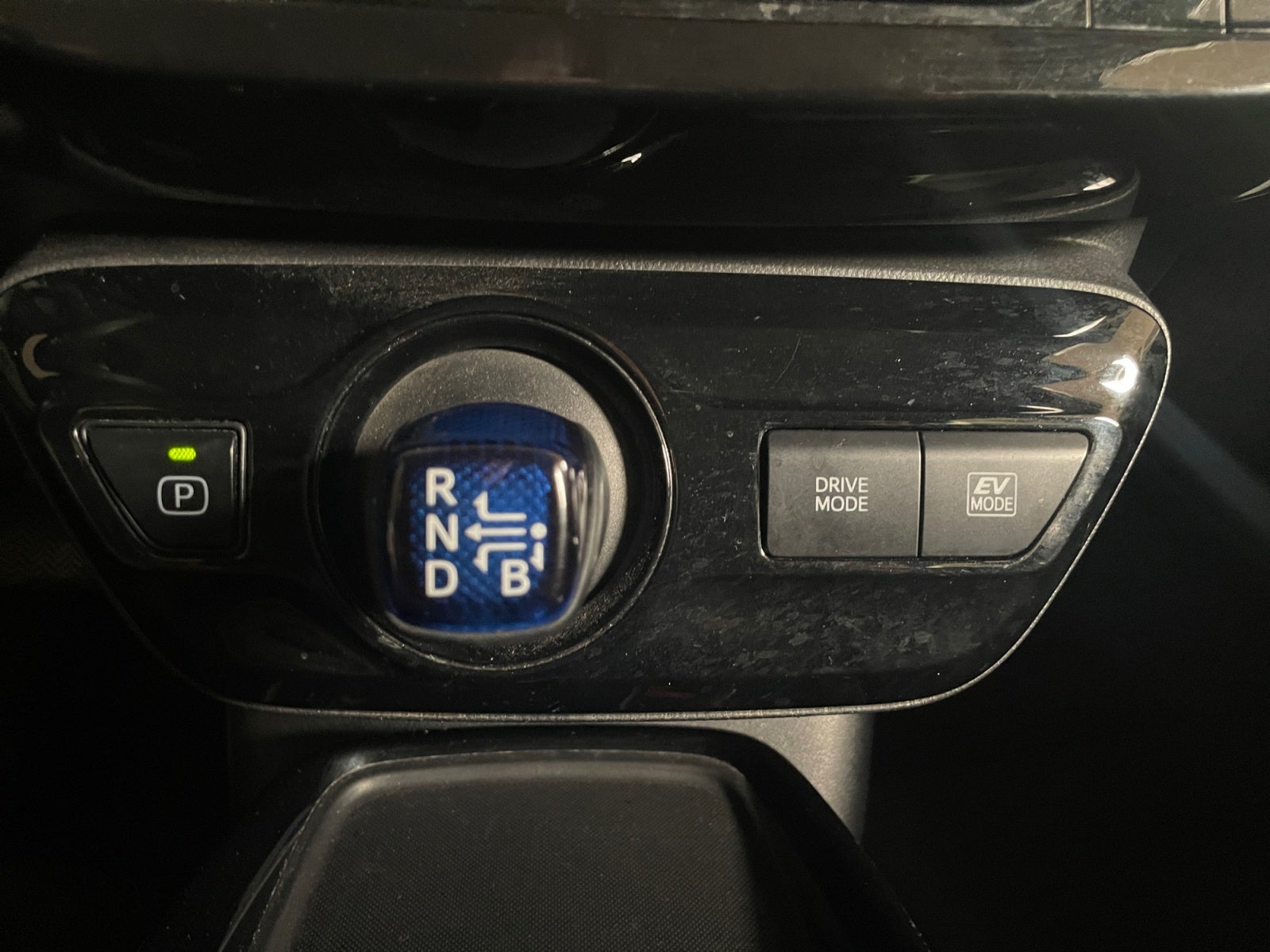 2021 Toyota PRIUS BASE