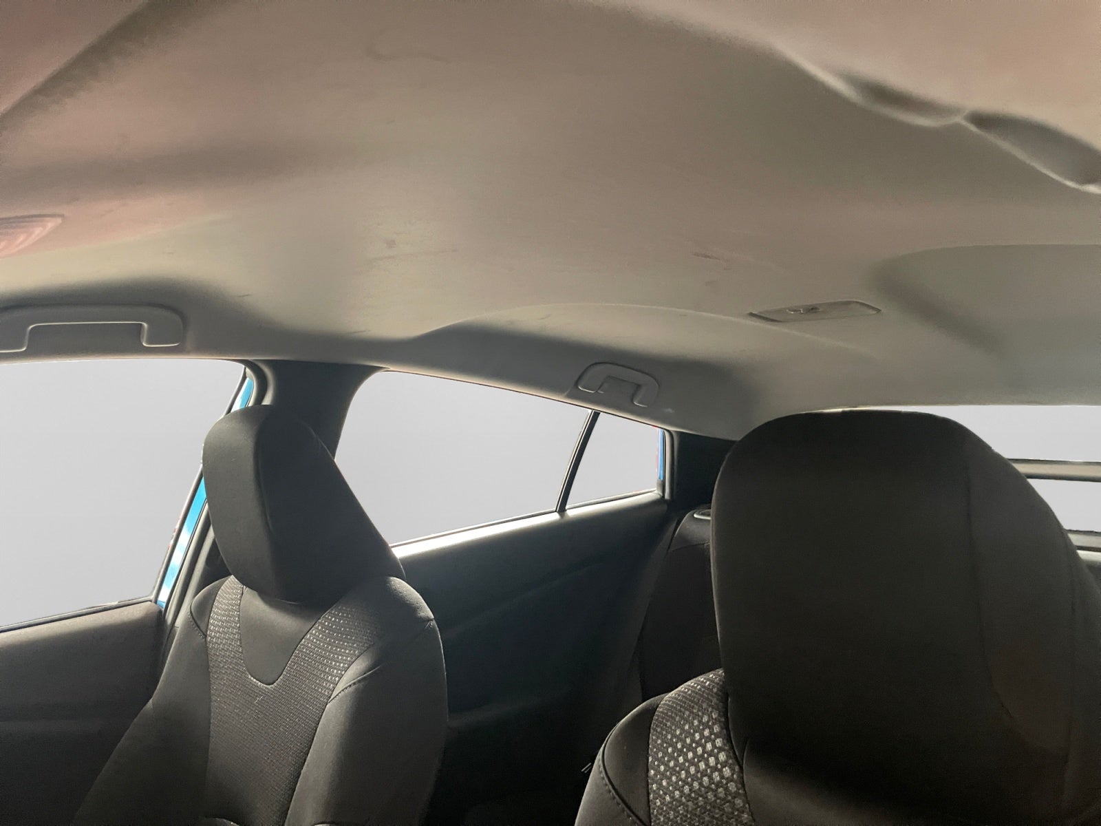 2021 Toyota PRIUS BASE