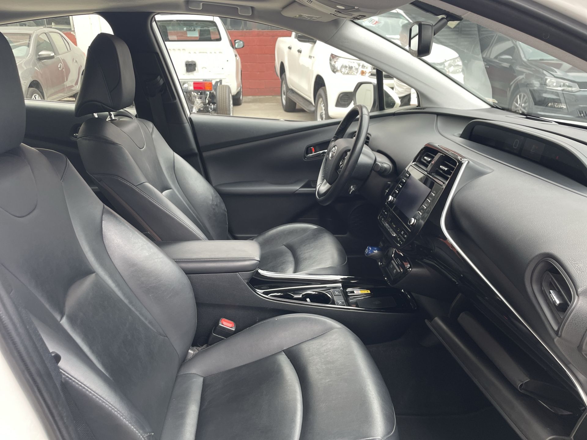 2021 Toyota PRIUS PREMIUM