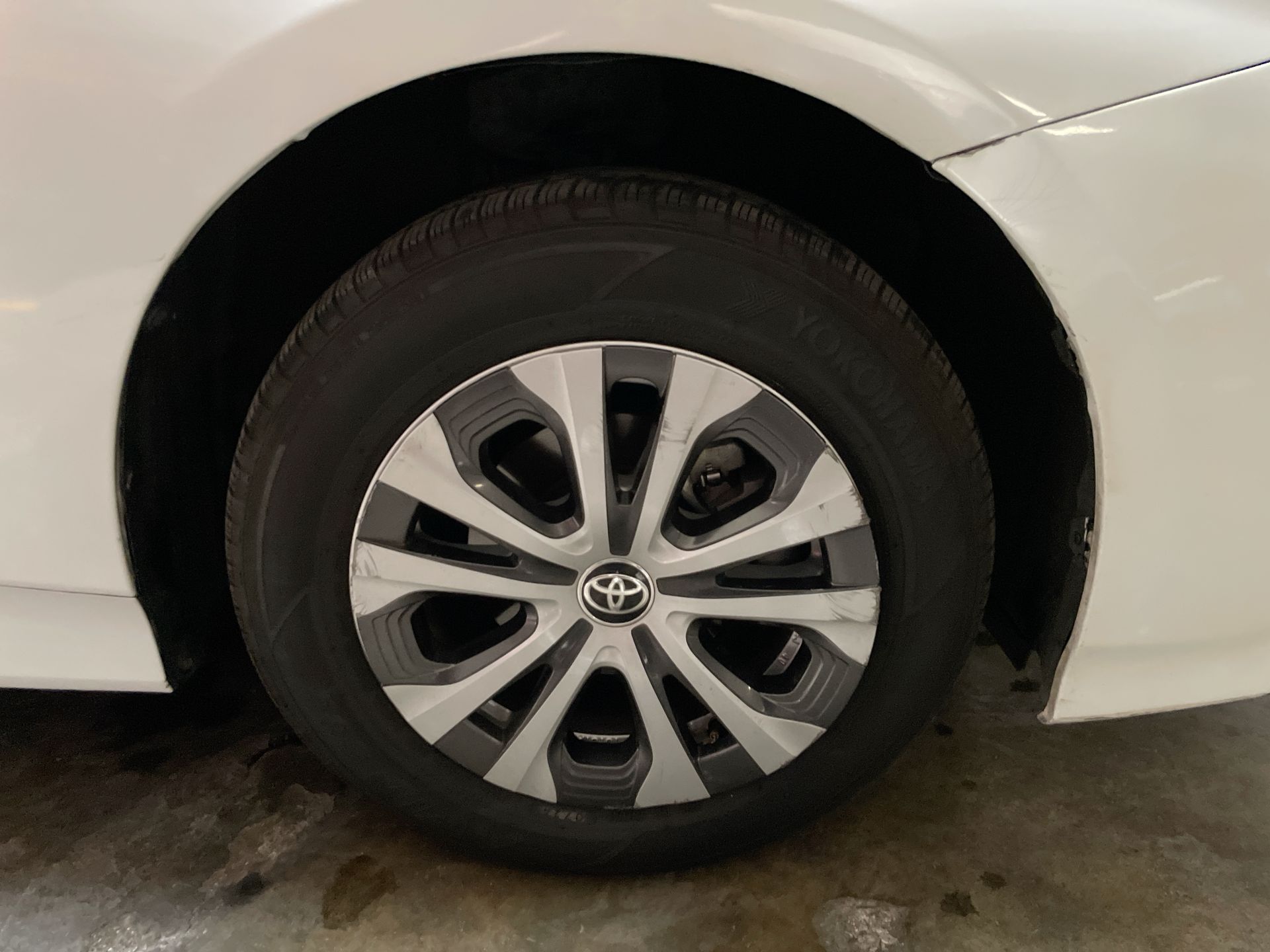 2022 Toyota PRIUS PREMIUM - BITONO