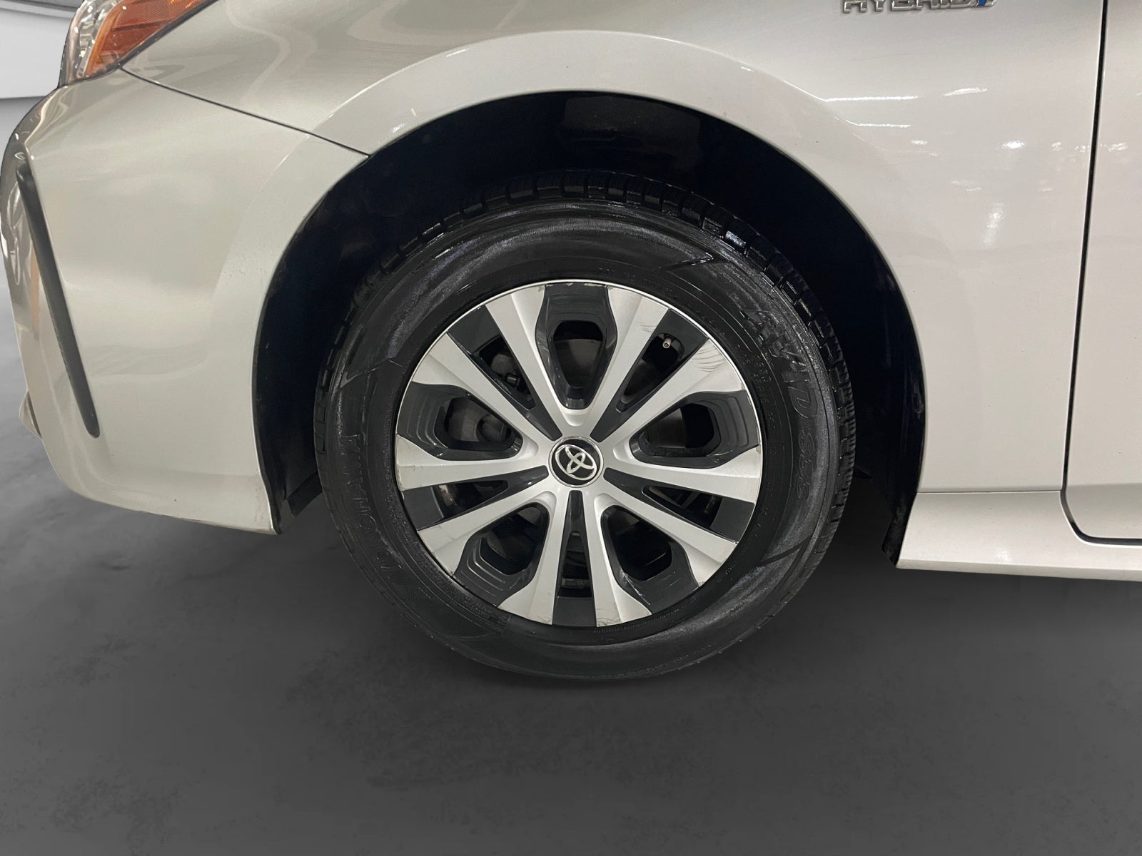 2020 Toyota PRIUS PREMIUM