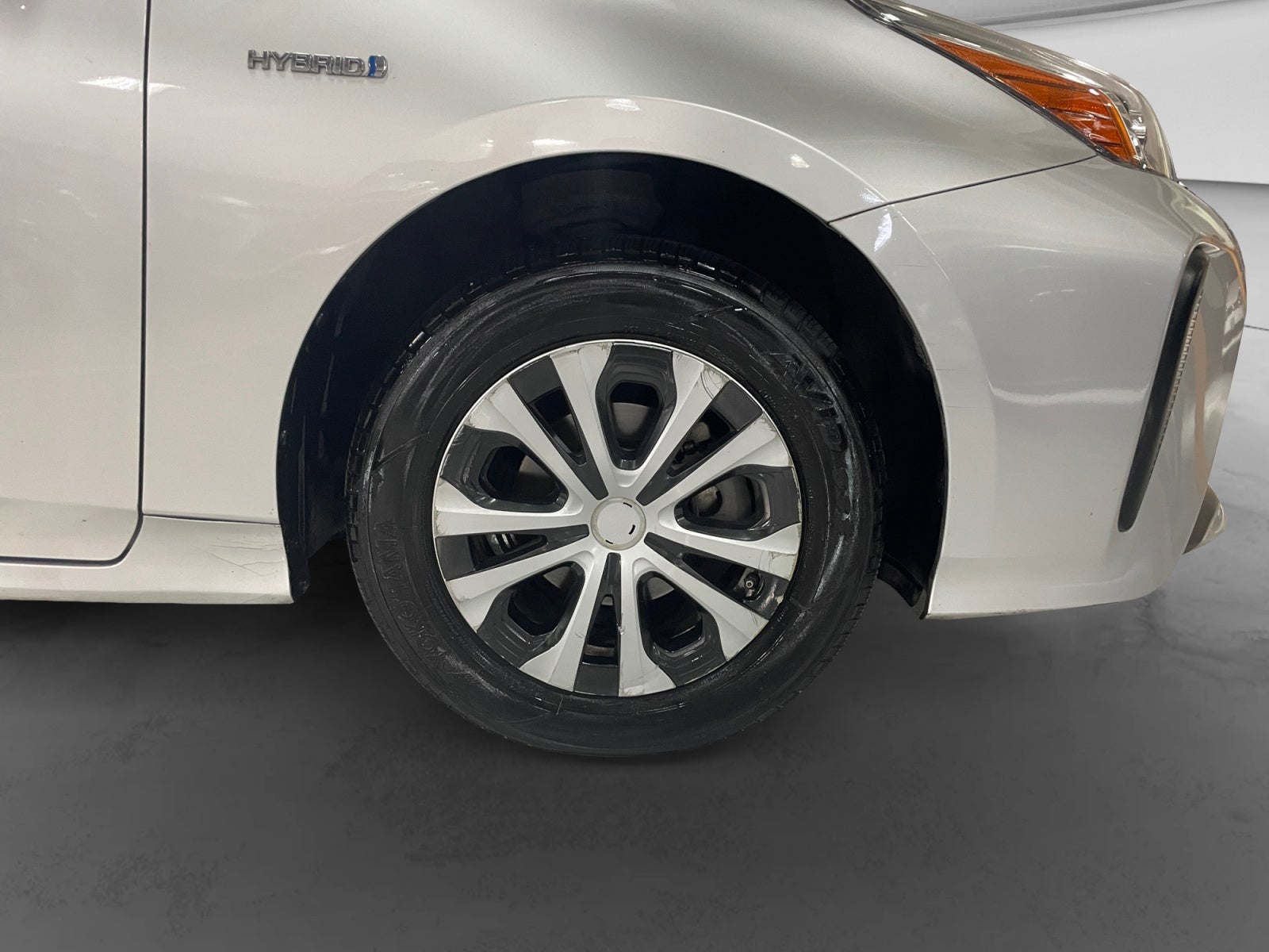 2020 Toyota PRIUS PREMIUM