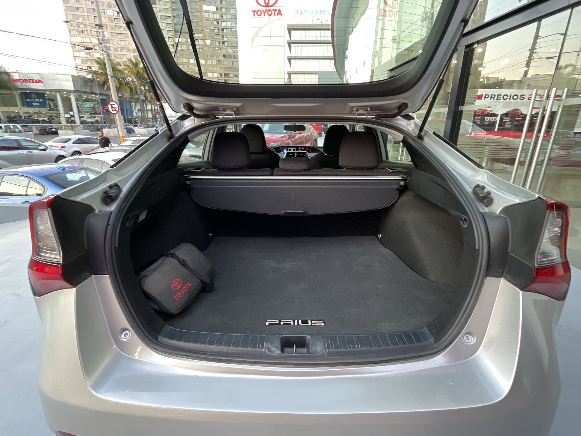 2020 Toyota PRIUS BASE BASE