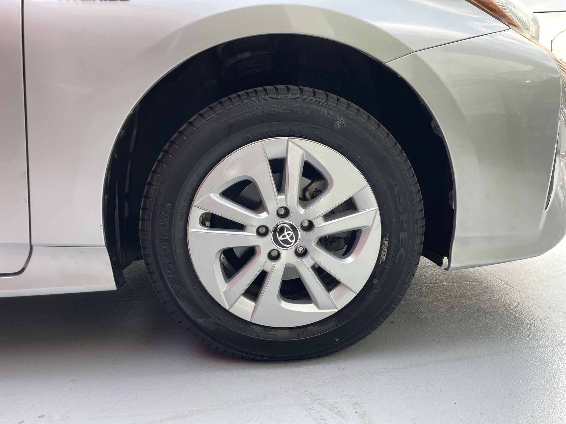 2017 Toyota PRIUS BASE PREMIUM CVT