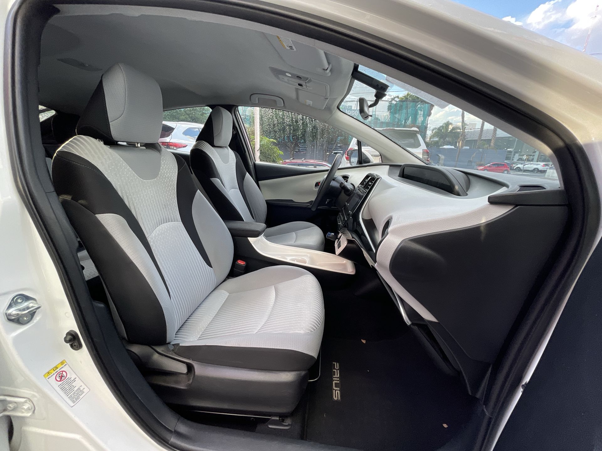 2018 Toyota PRIUS PREMIUM AT