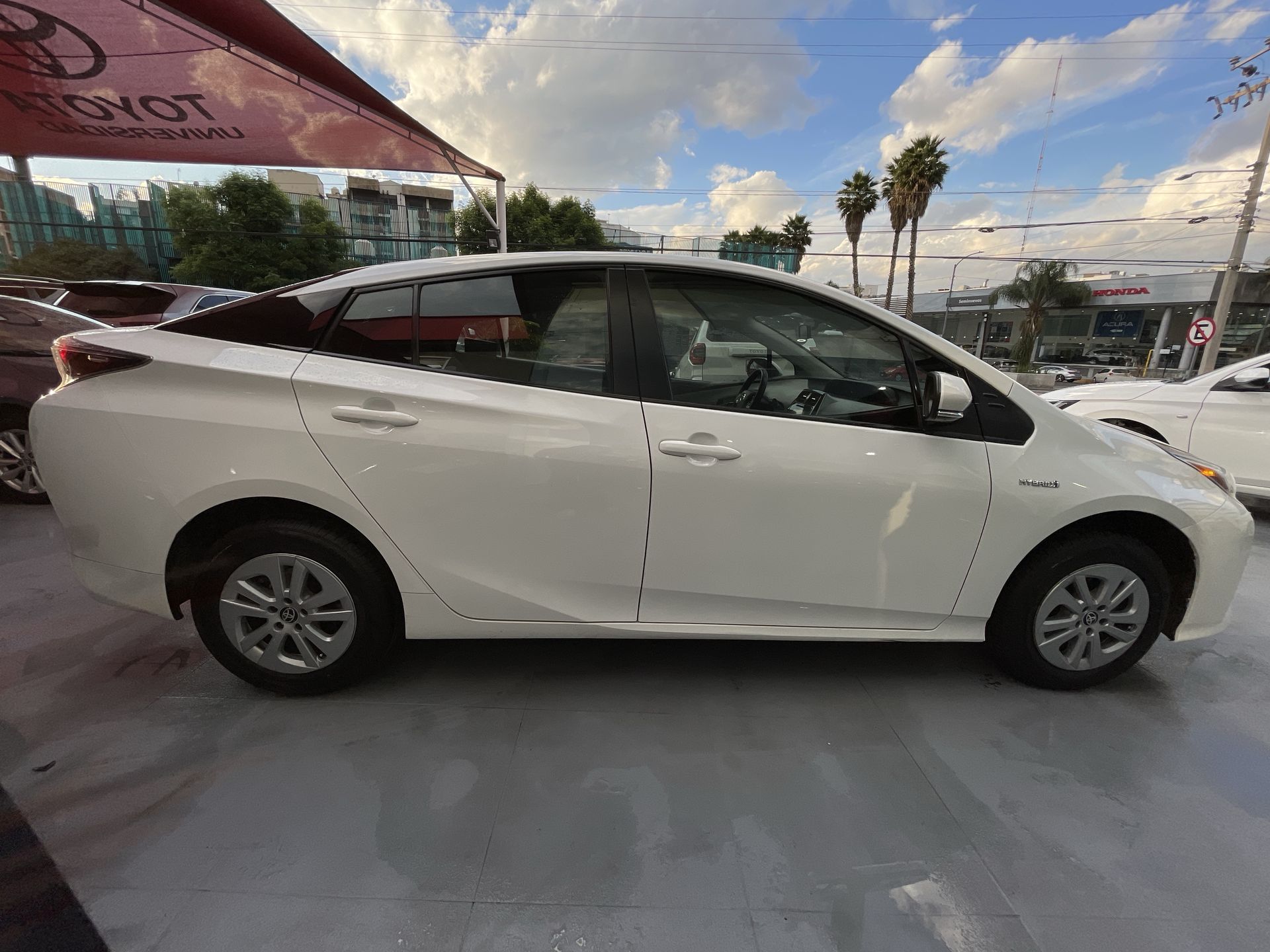 2018 Toyota PRIUS PREMIUM AT