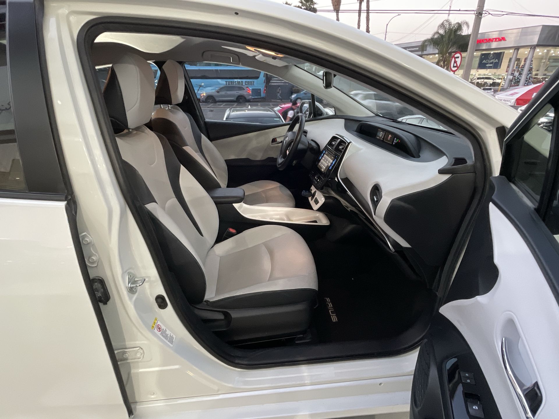 2017 Toyota PRIUS BASE PREMIUM CVT