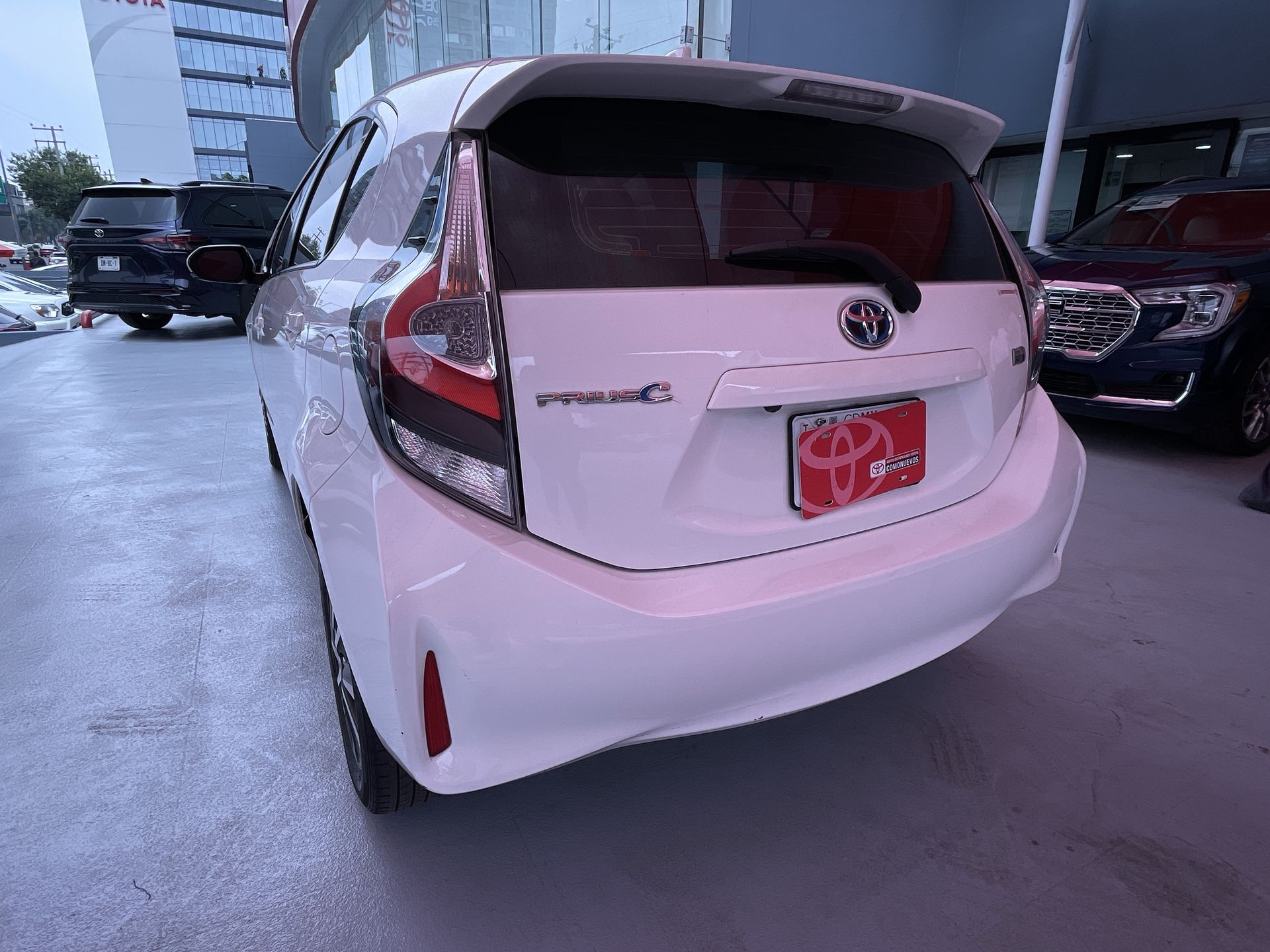 2020 Toyota PRIUS BASE PRIUS C
