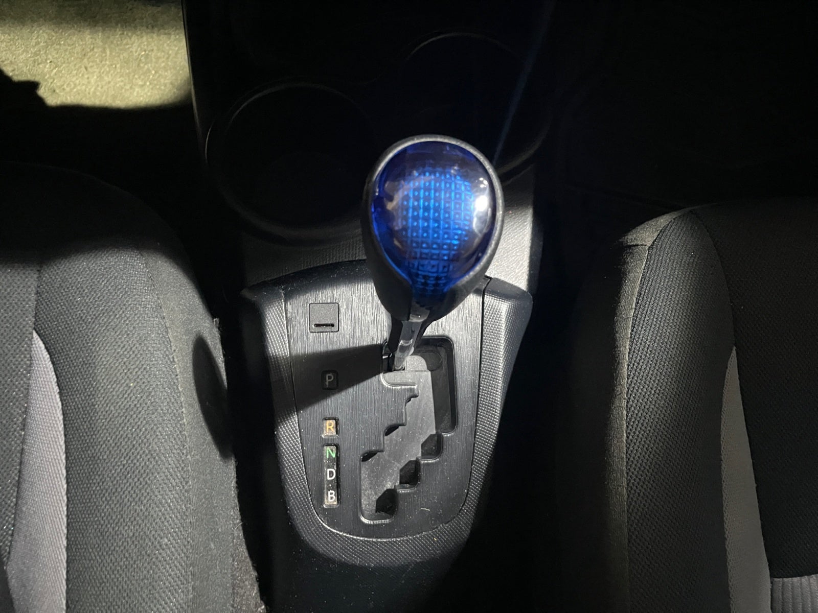 2018 Toyota PRIUS BASE 1.5 HYBRID AUTO