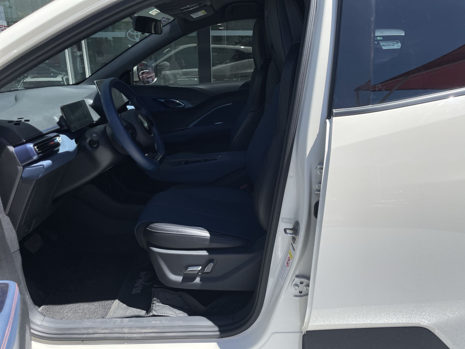 2025 BYD DOPLHIN 4 SEATS 380KM