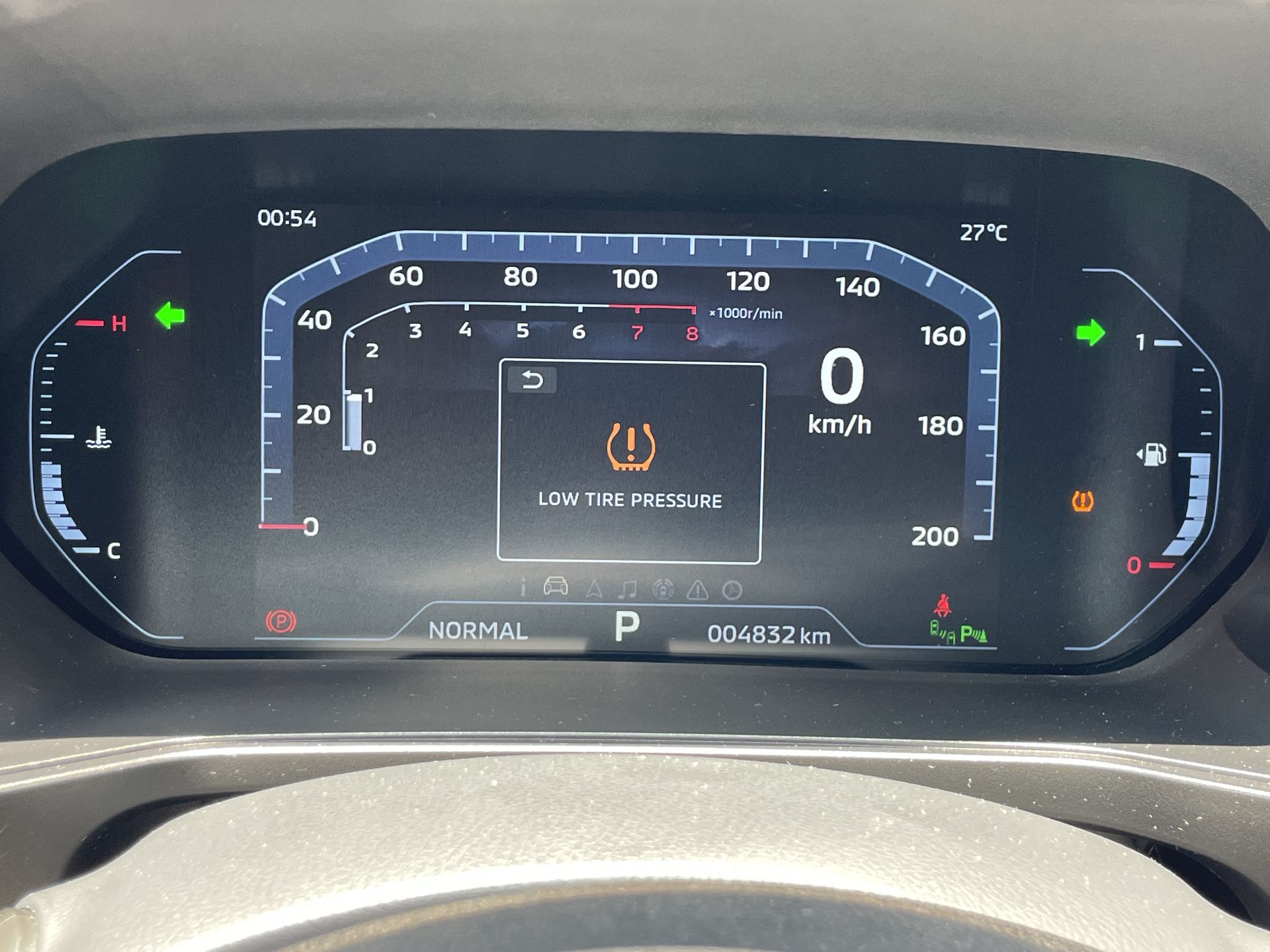 2025 Mitsubishi OUTLANDER SE PLUS