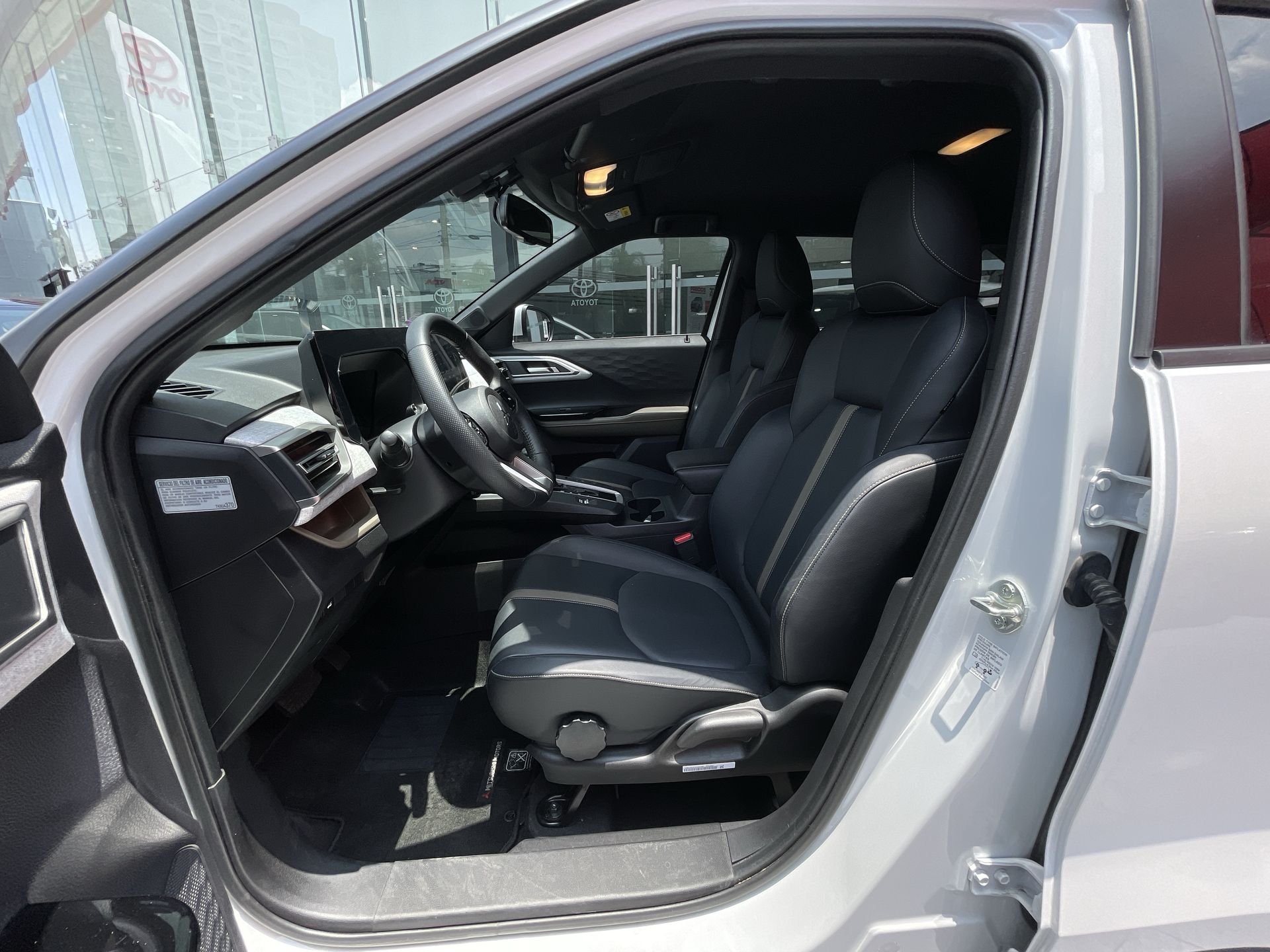 2025 Mitsubishi OUTLANDER SE PLUS