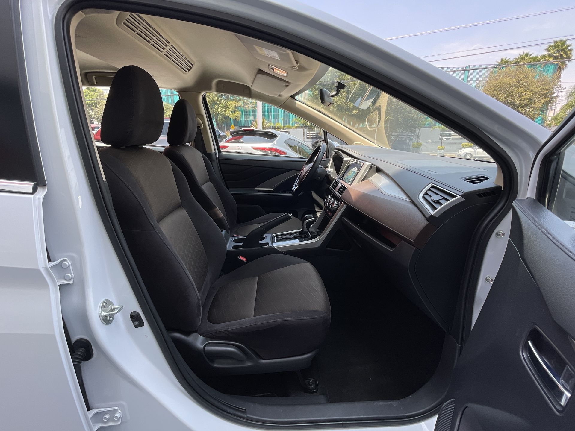 2023 Mitsubishi XPANDER CROSS LIMITED LIMITED