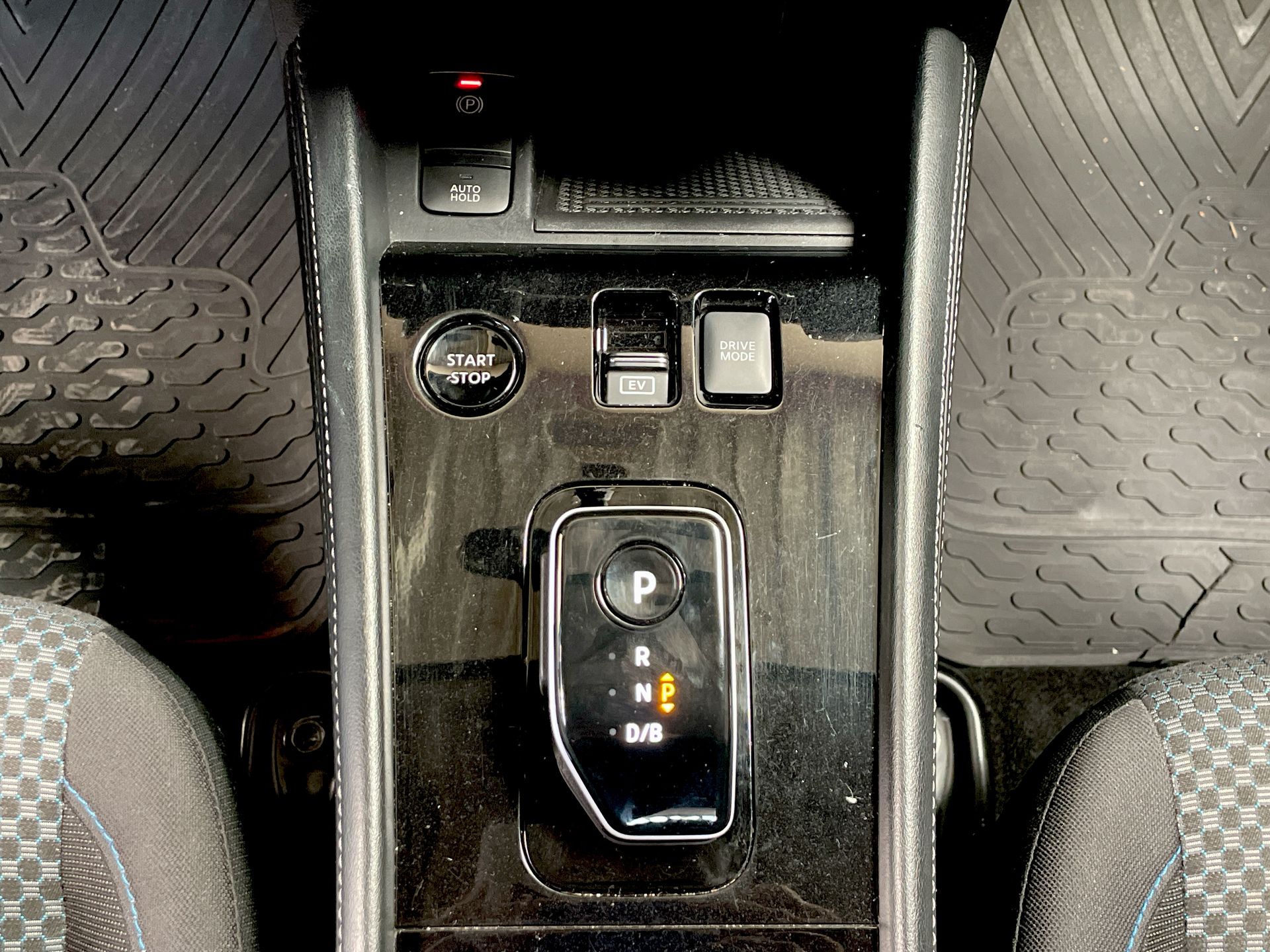 2023 Nissan KICKS ADVANCE E-POWER 23