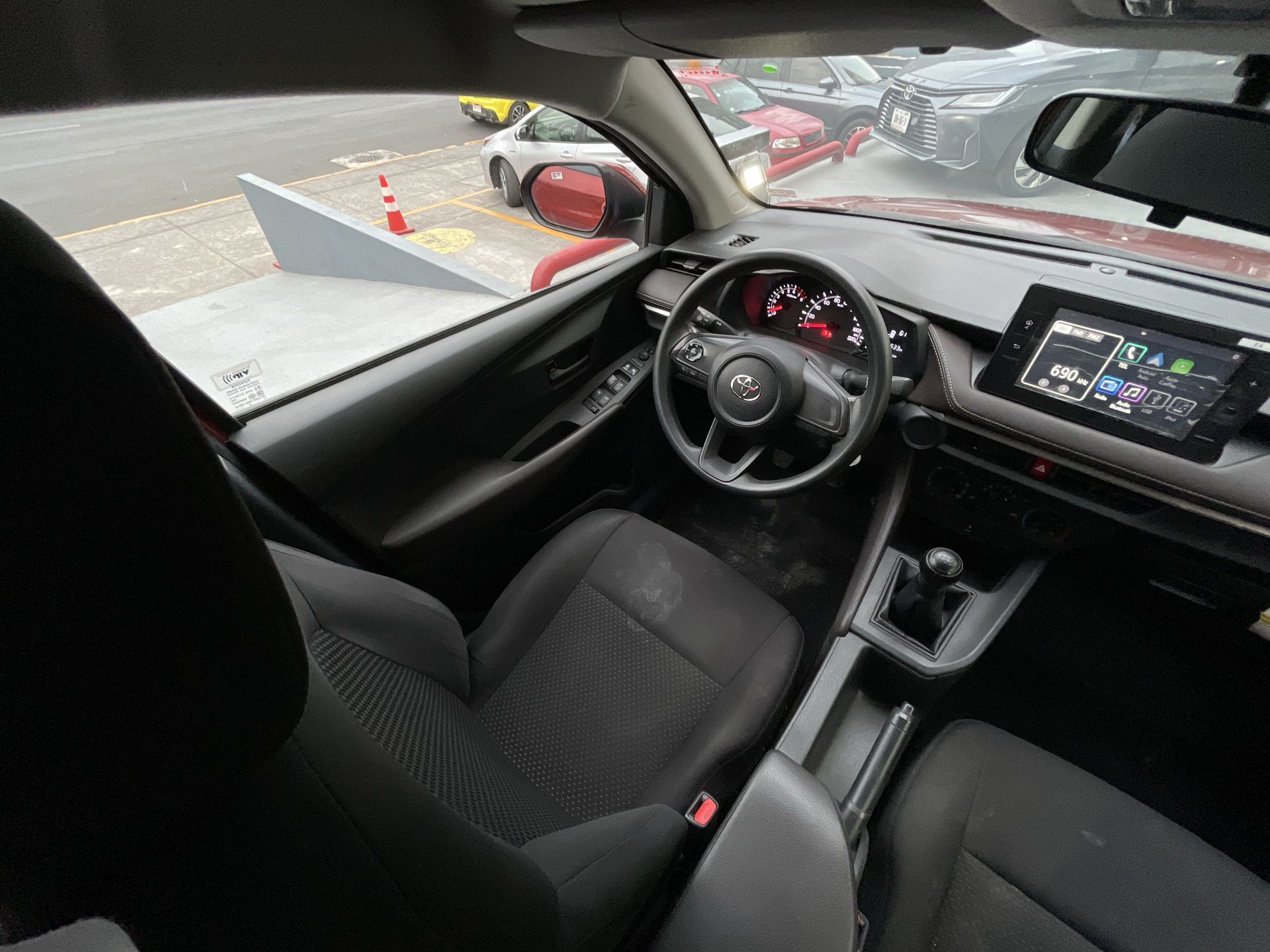 2023 Toyota YARIS BASE MT