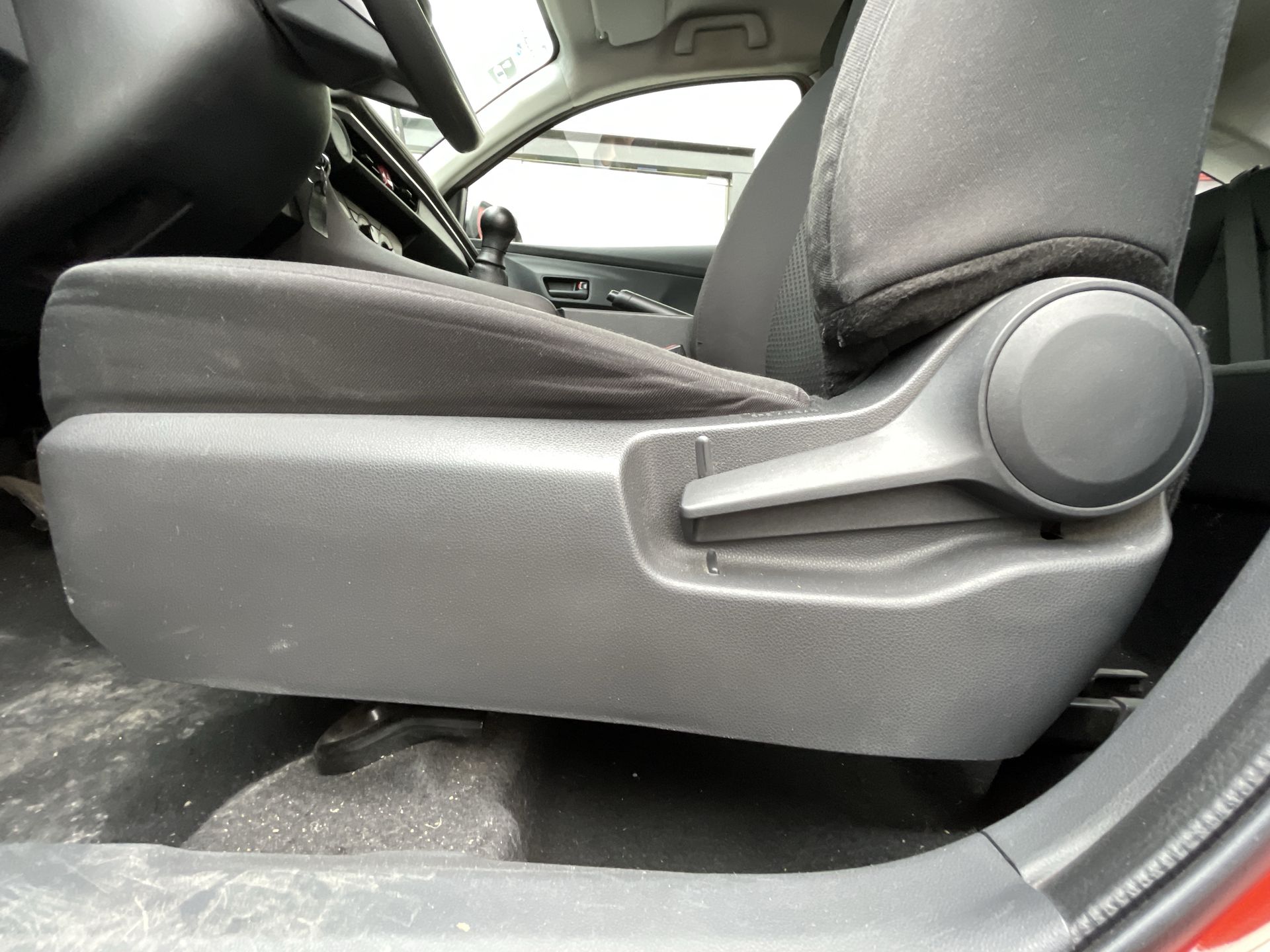 2023 Toyota YARIS BASE MT