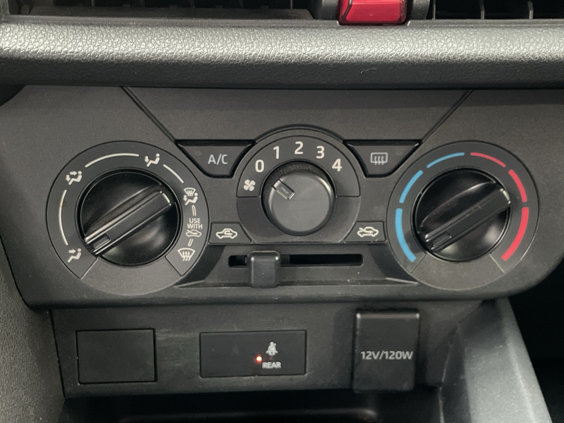 2023 Toyota YARIS BASE MT