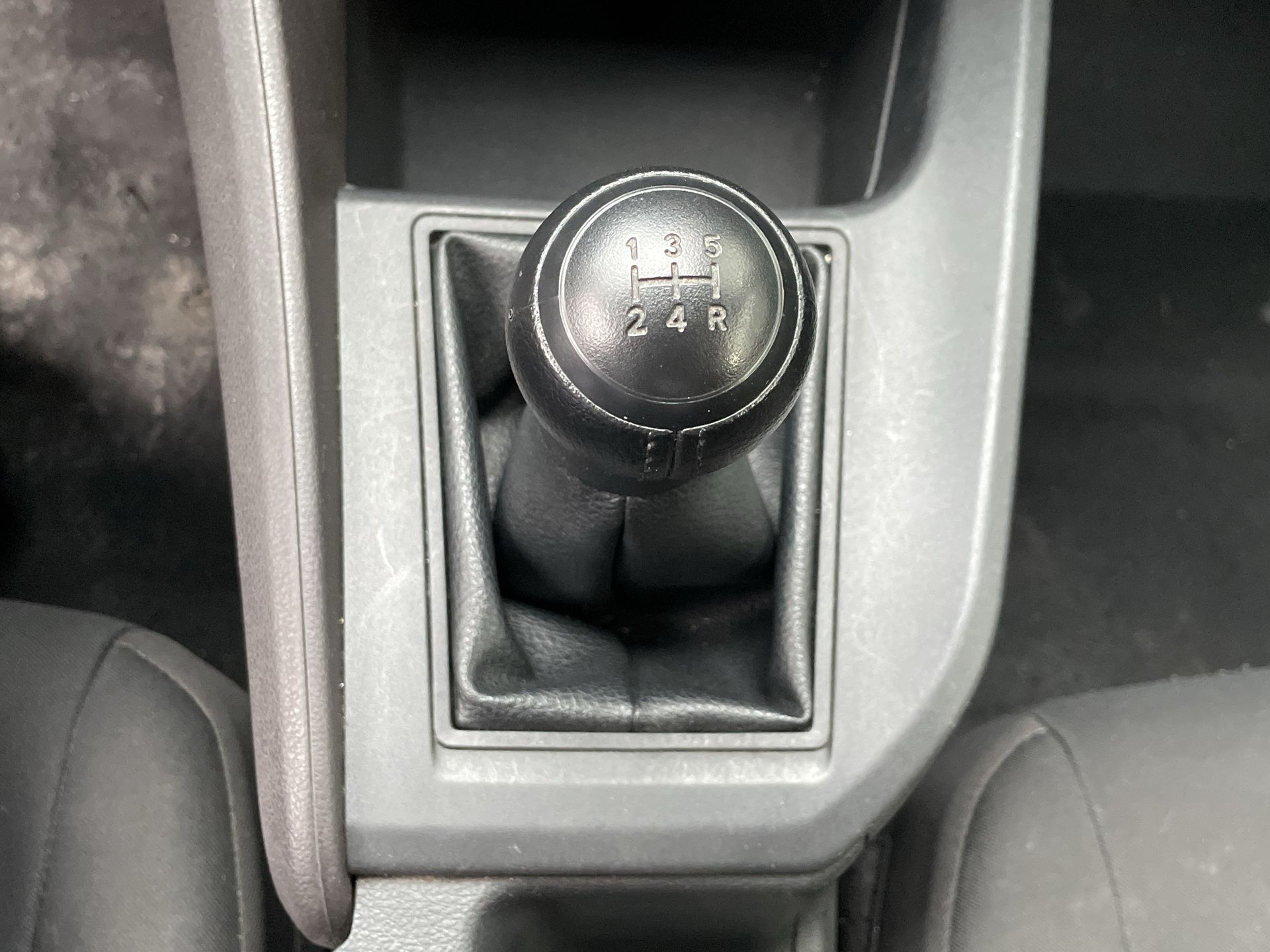 2023 Toyota YARIS BASE MT