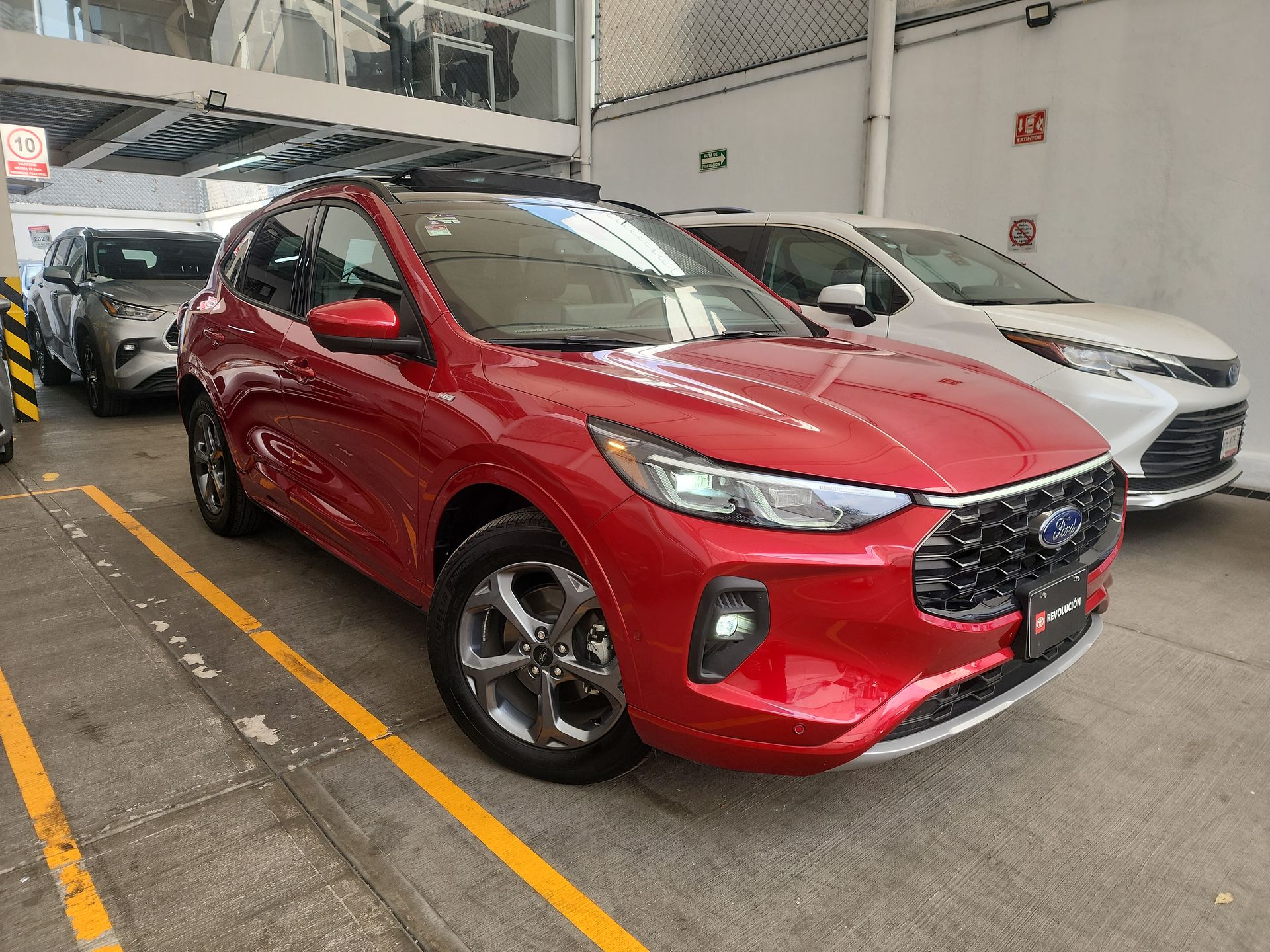 2024 Ford ESCAPE ST-LINE ELITE