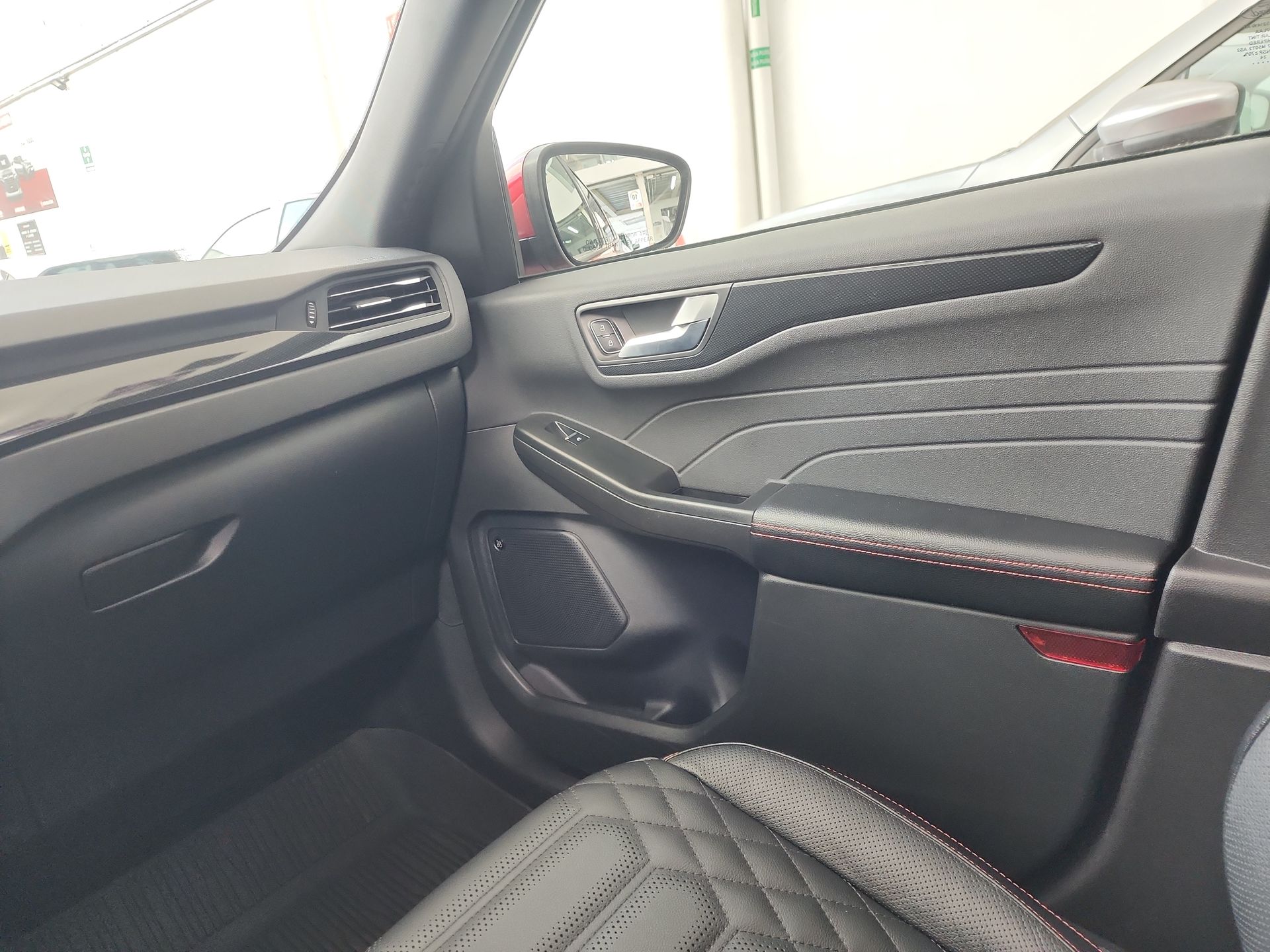 2024 Ford ESCAPE ST-LINE ELITE