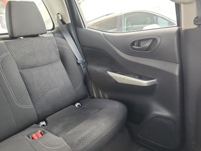 2020 Nissan NP300 DOBLE CABINA SE TM AC PAQ SEG 6VEL