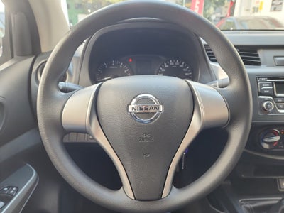 2020 Nissan NP300 DOBLE CABINA SE TM AC PAQ SEG 6VEL