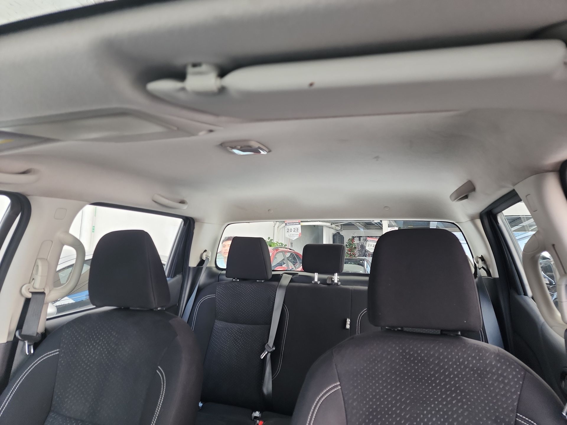 2020 Nissan NP300 DOBLE CABINA SE TM AC PAQ SEG 6VEL