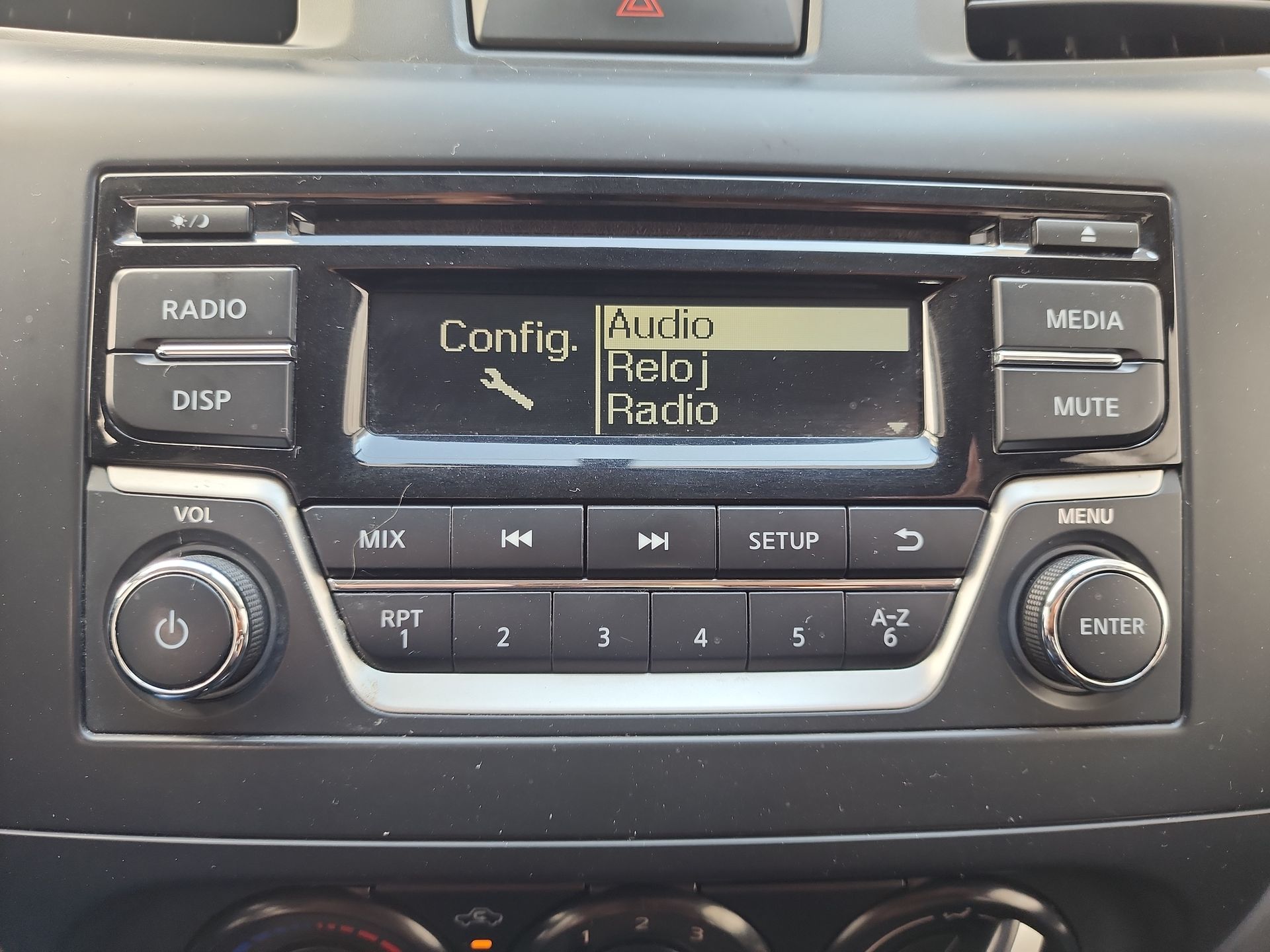 2020 Nissan NP300 DOBLE CABINA SE TM AC PAQ SEG 6VEL