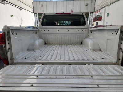 2020 Nissan NP300 DOBLE CABINA SE TM AC PAQ SEG 6VEL