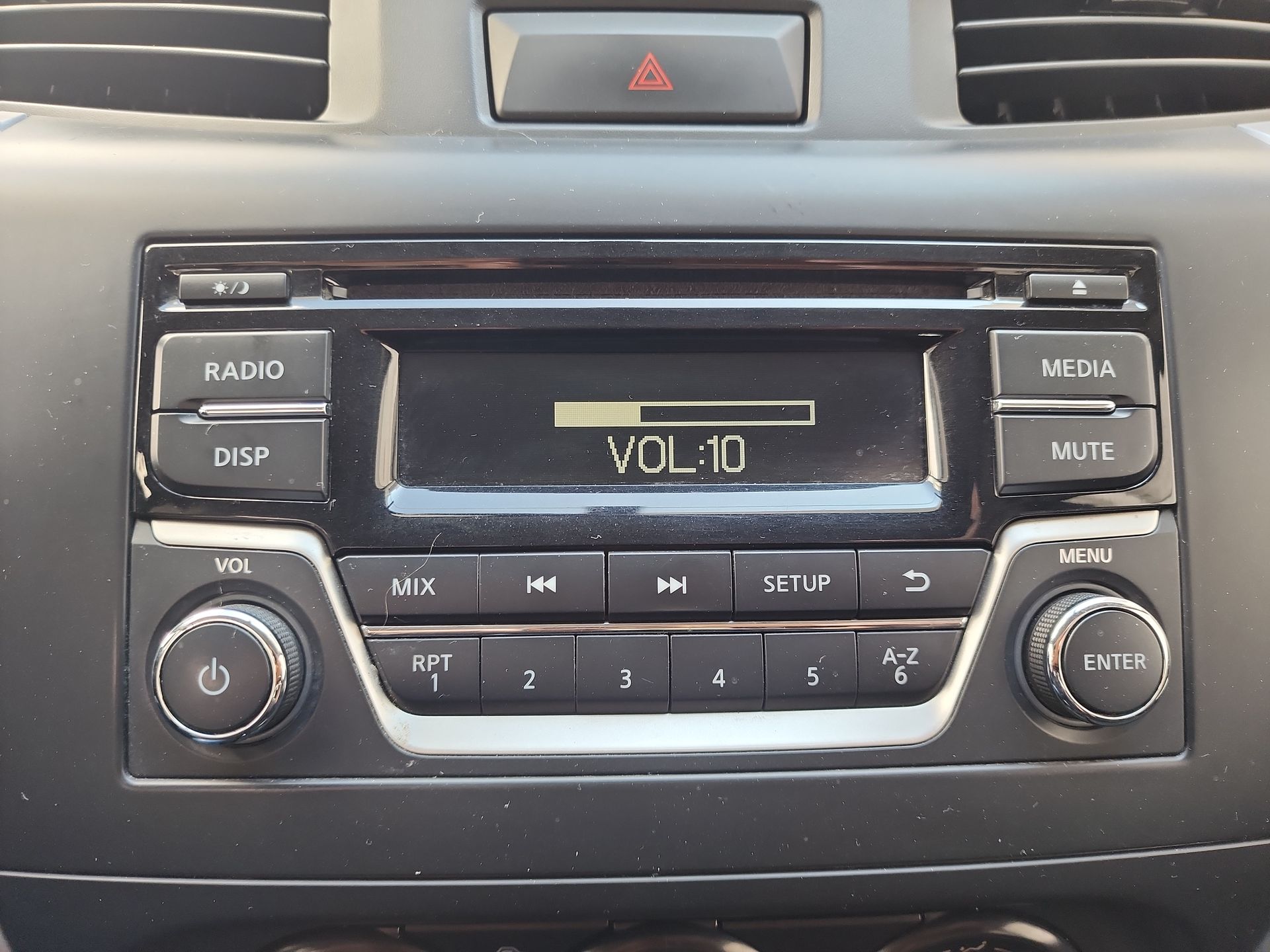 2020 Nissan NP300 DOBLE CABINA SE TM AC PAQ SEG 6VEL