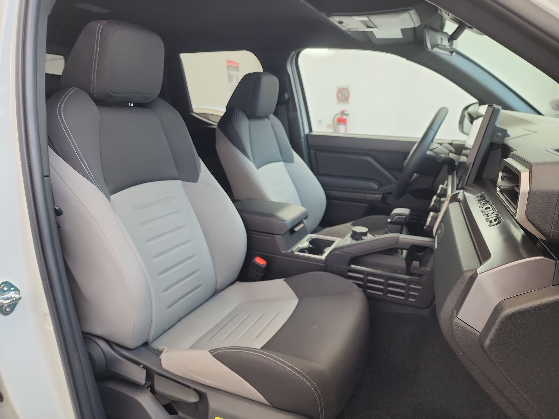 2025 Toyota TACOMA TRD SPORT 4X4