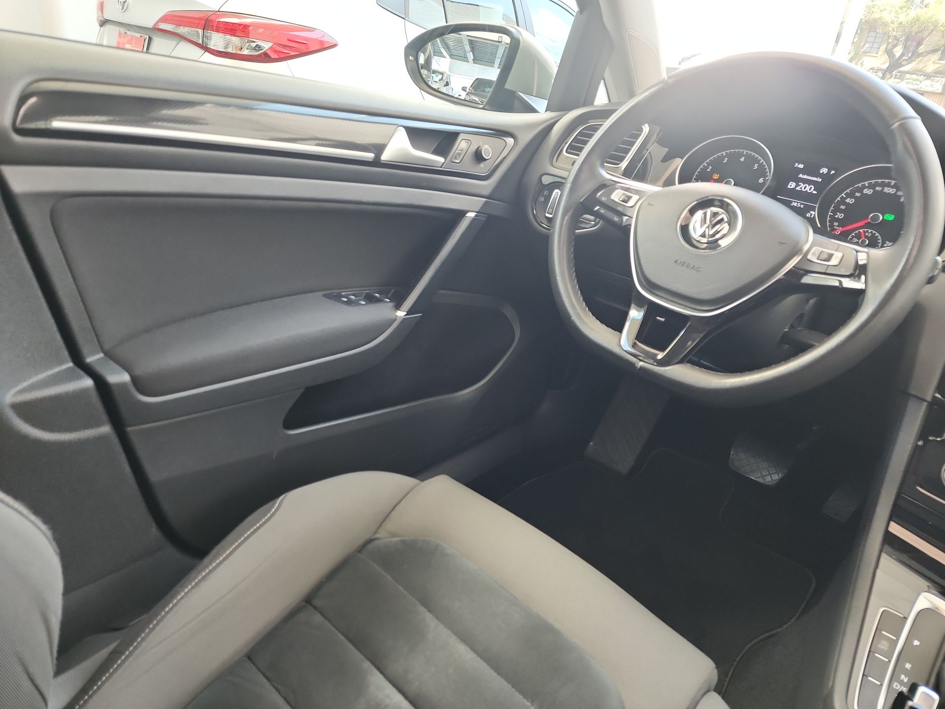 2017 Volkswagen GOLF HIGHLINE DSG ASISTENTE APARCAMIENTO