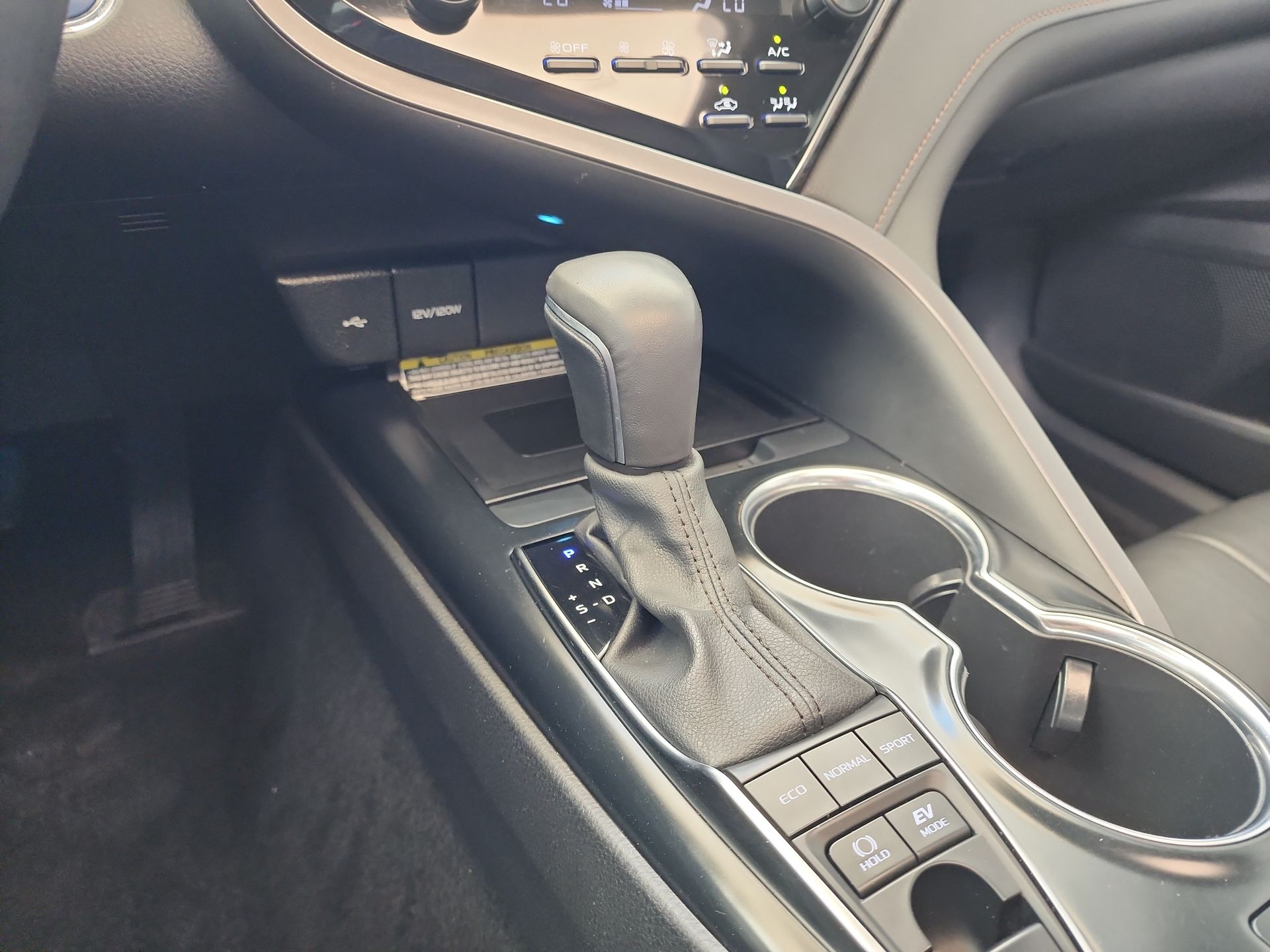 2020 Toyota CAMRY XLE NAVI HV