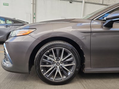 2024 Toyota CAMRY XLE HV