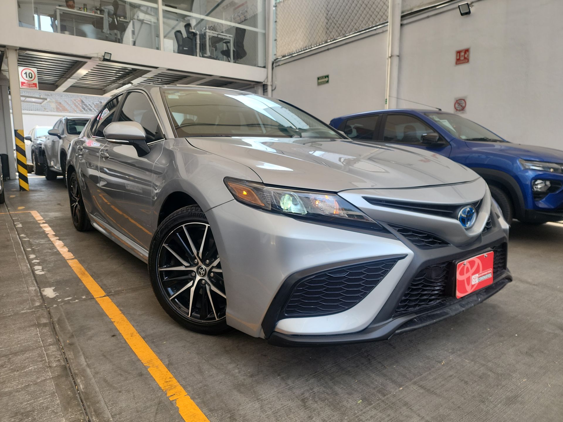 2024 Toyota CAMRY SE HEV