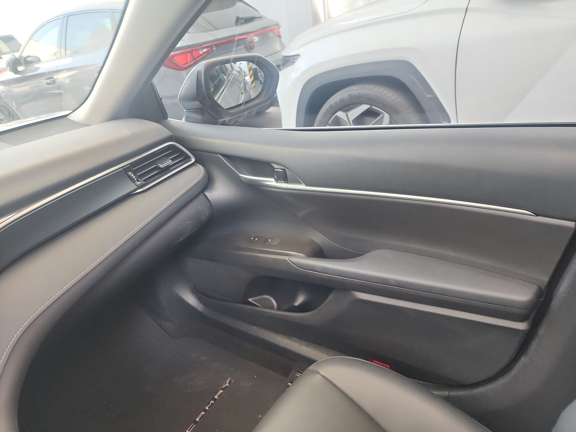 2024 Toyota CAMRY SE HEV