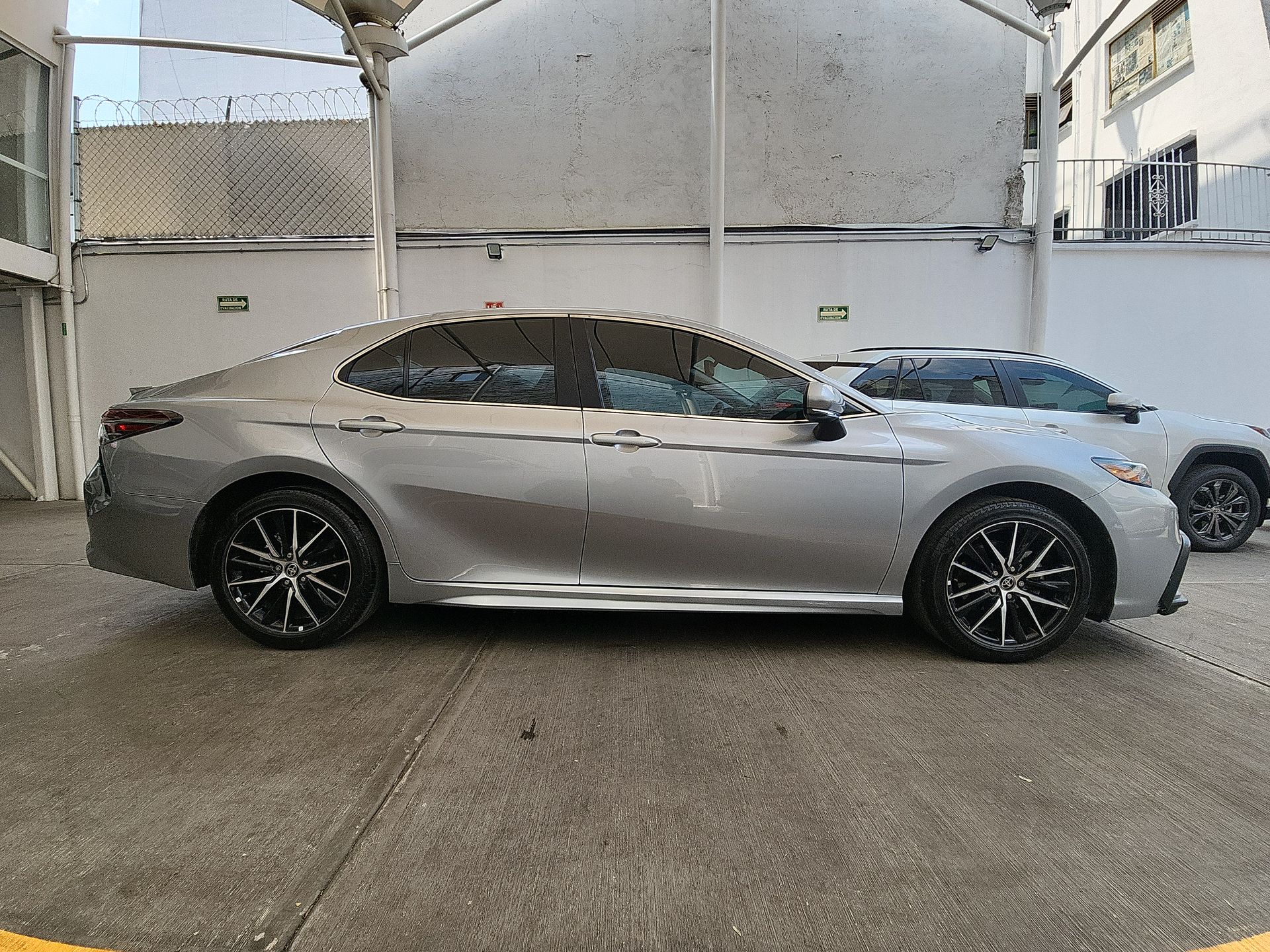 2024 Toyota CAMRY SE HEV