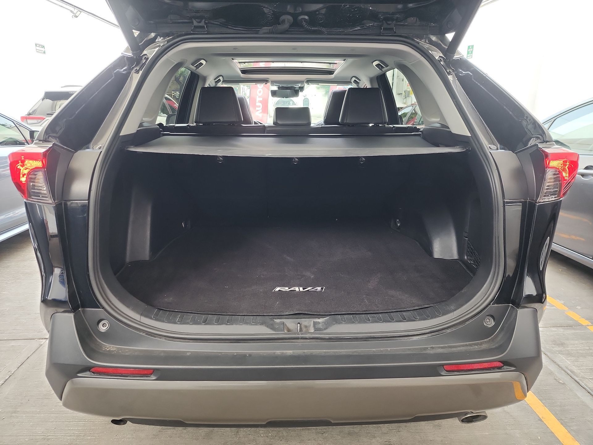 2021 Toyota RAV4 LIMITED HV