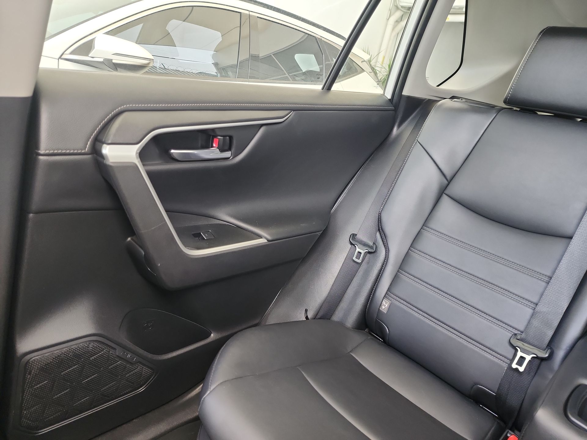 2023 Toyota RAV4 LIMITED HV