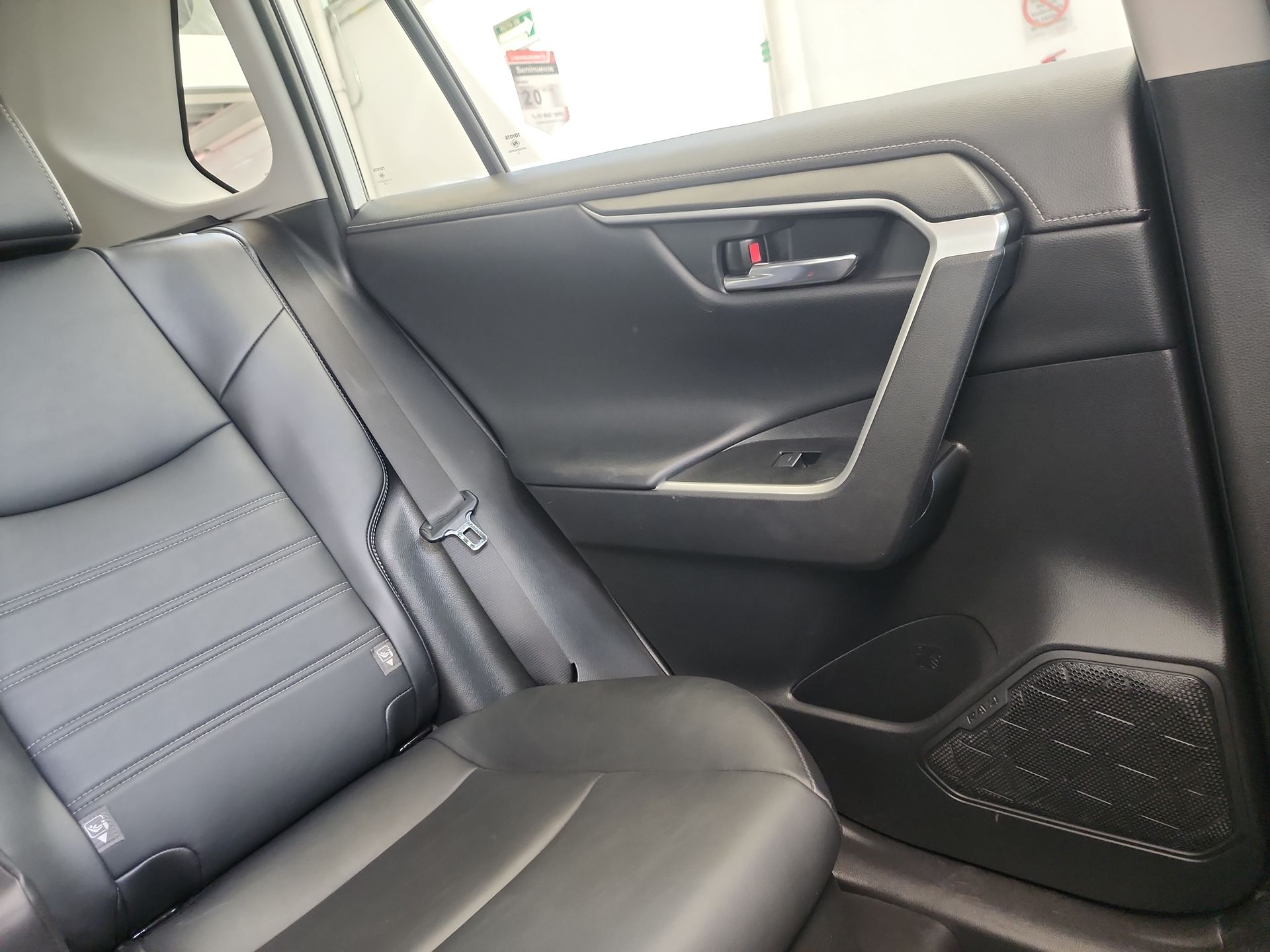 2023 Toyota RAV4 LIMITED HV