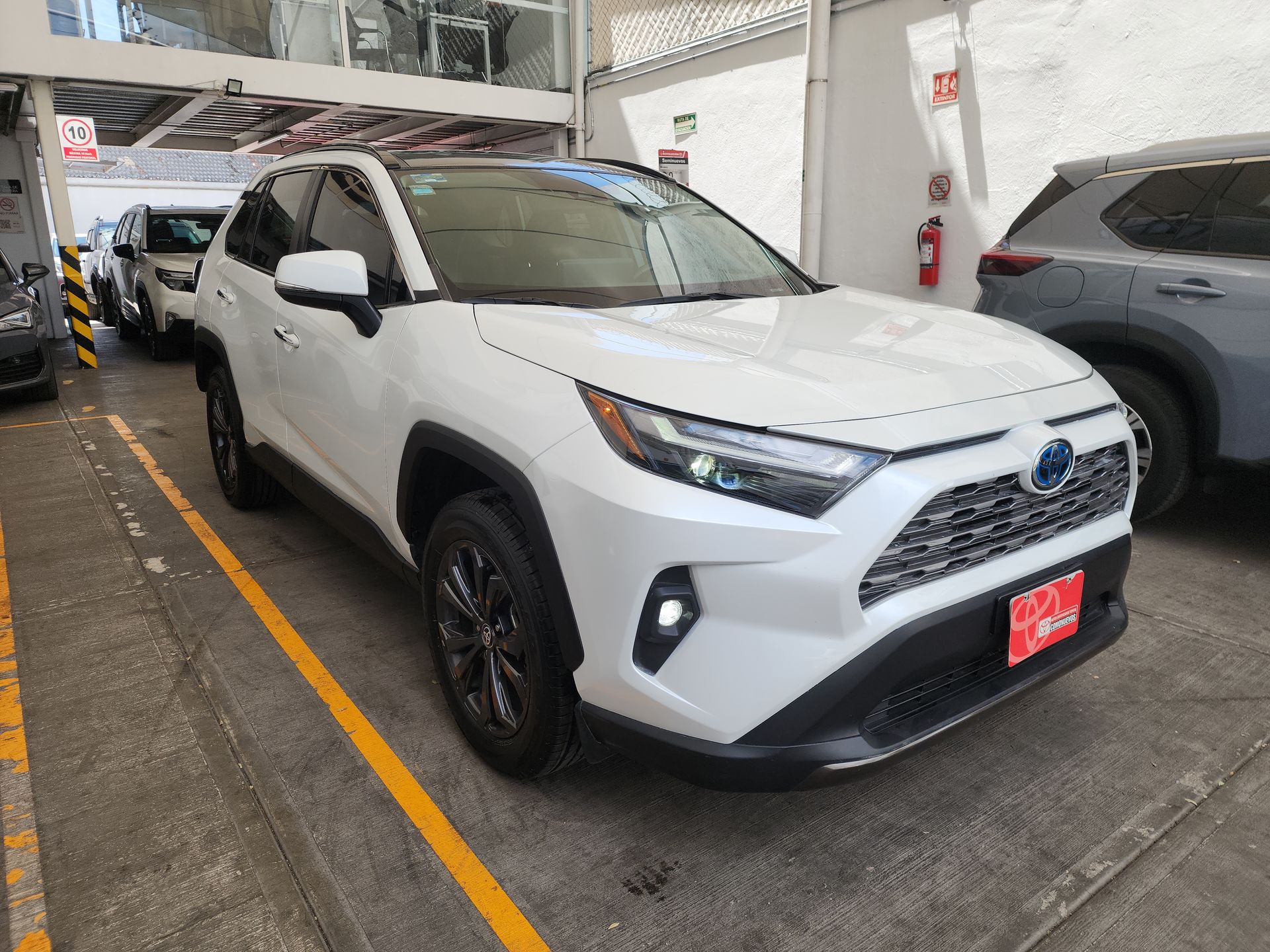 2023 Toyota RAV4 LIMITED HV
