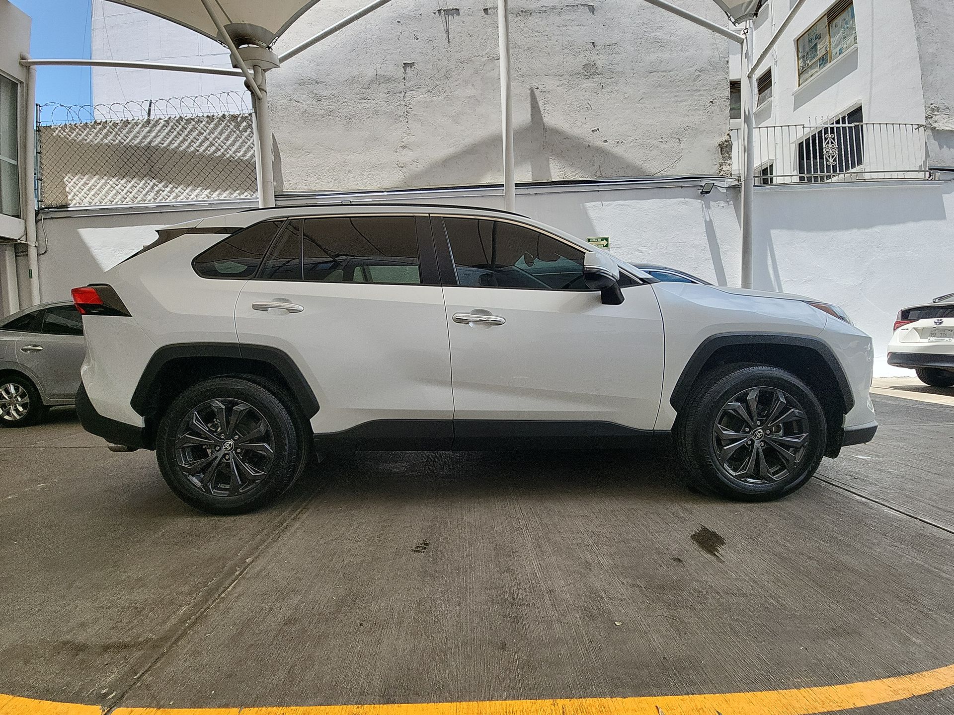 2023 Toyota RAV4 LIMITED HV