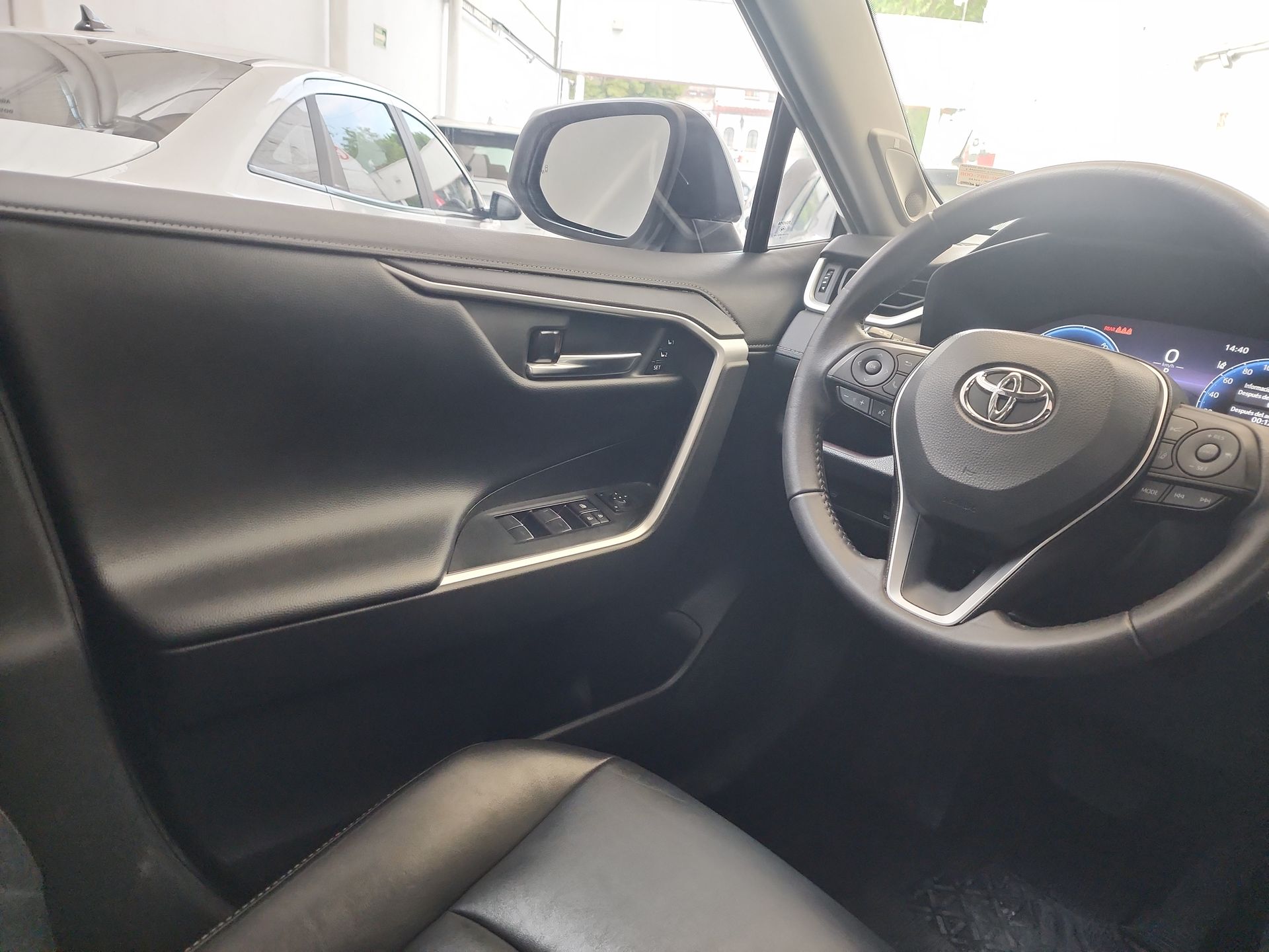 2023 Toyota RAV4 LIMITED HV