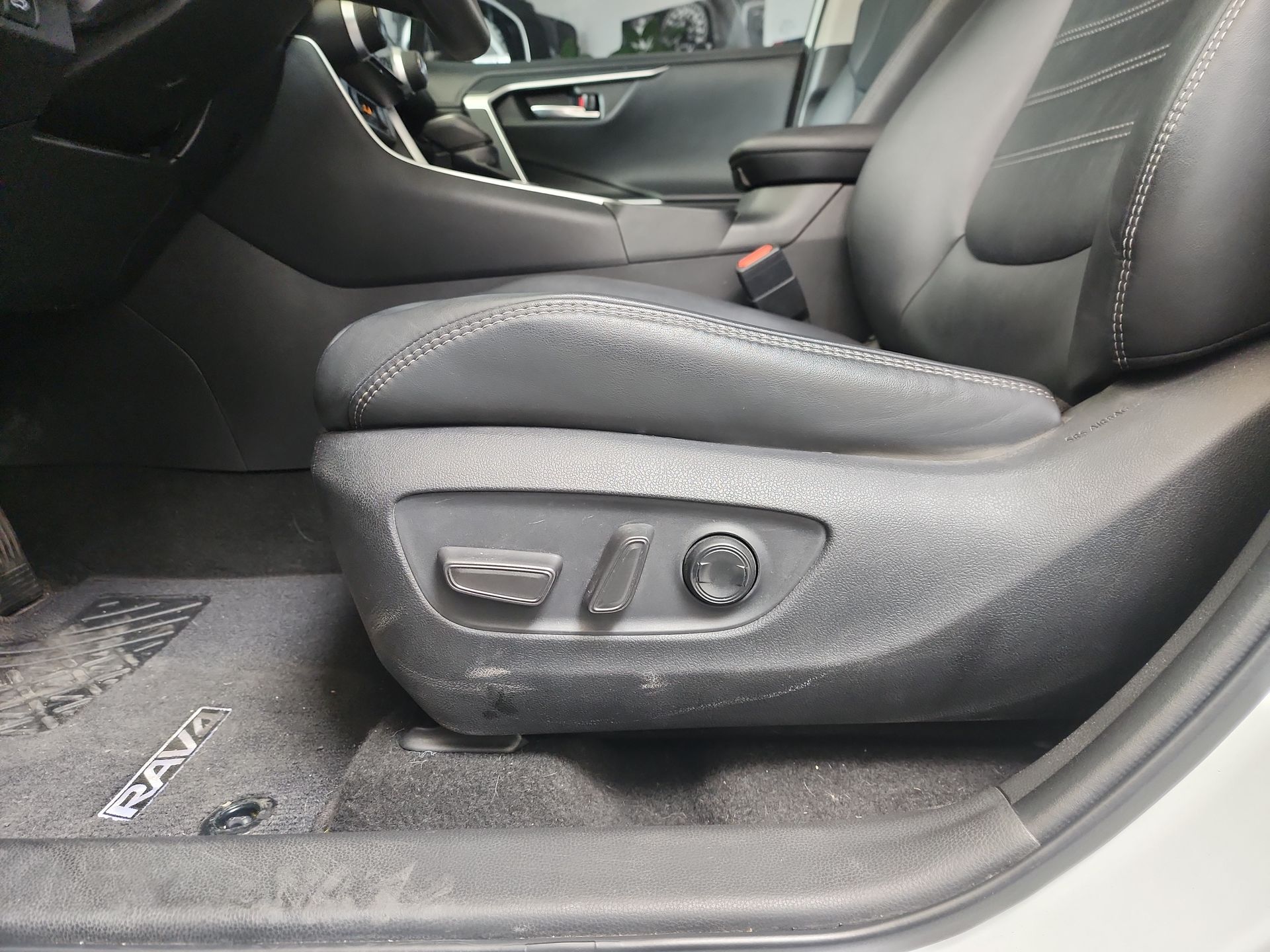 2023 Toyota RAV4 LIMITED HV