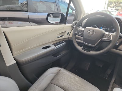 2023 Toyota SIENNA LIMITED
