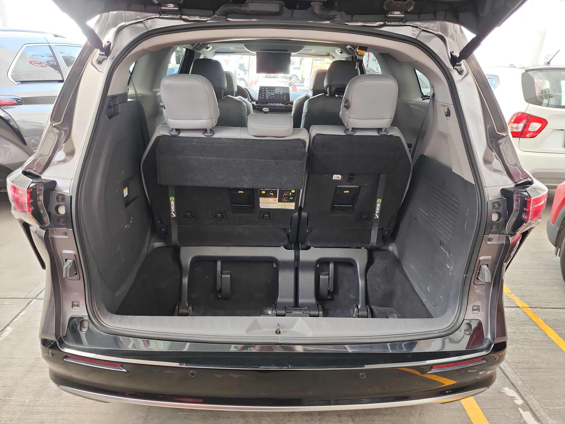 2023 Toyota SIENNA LIMITED