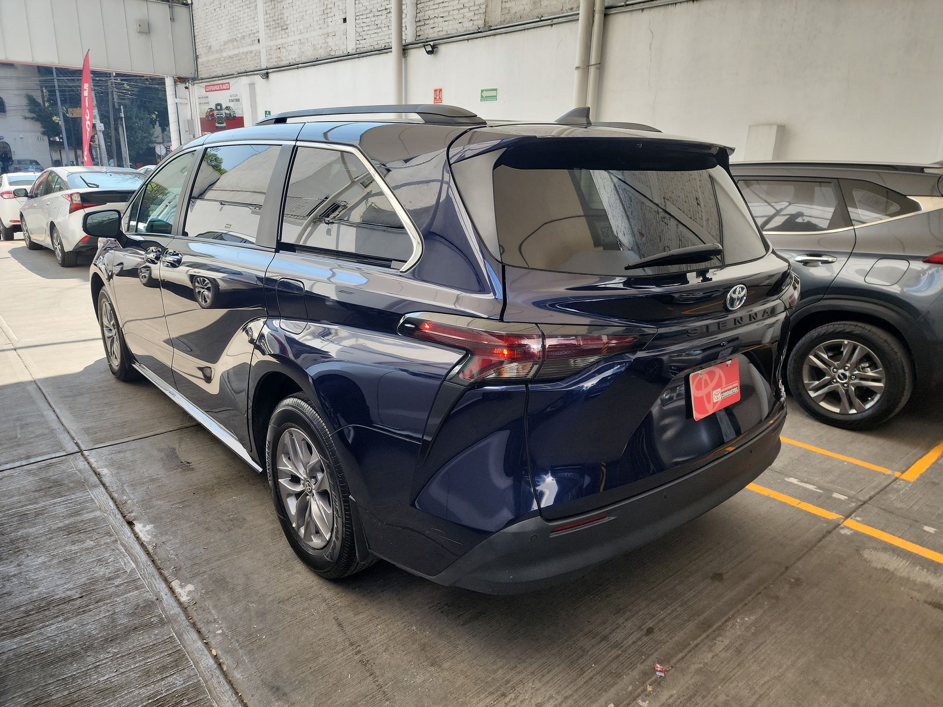 2024 Toyota SIENNA XLE