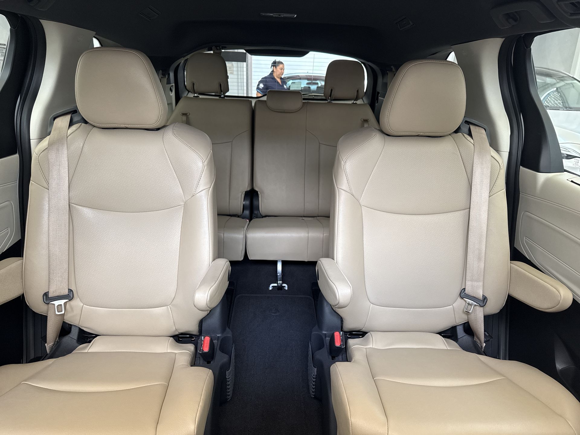 2023 Toyota SIENNA XLE PIEL